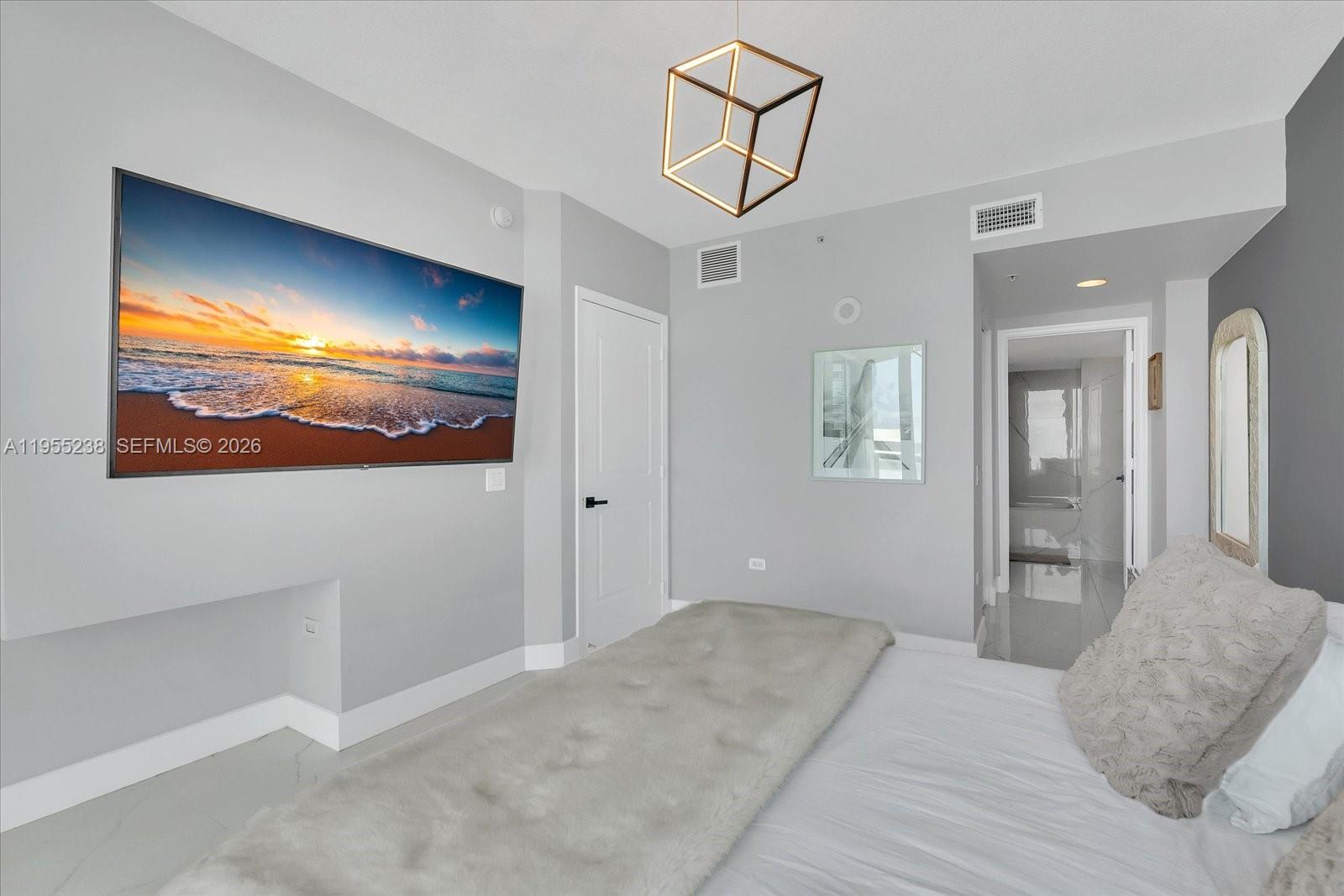 PLATINUM CONDO - Residential