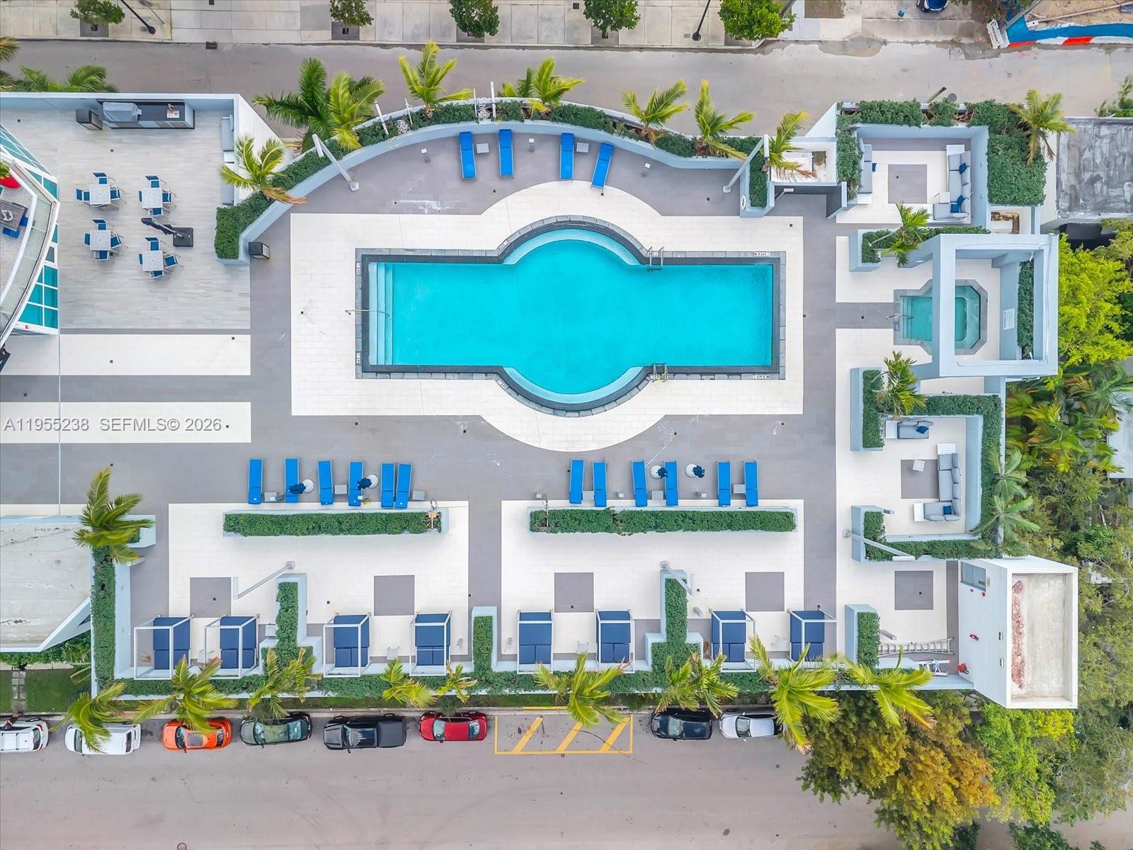 PLATINUM CONDO - Residential