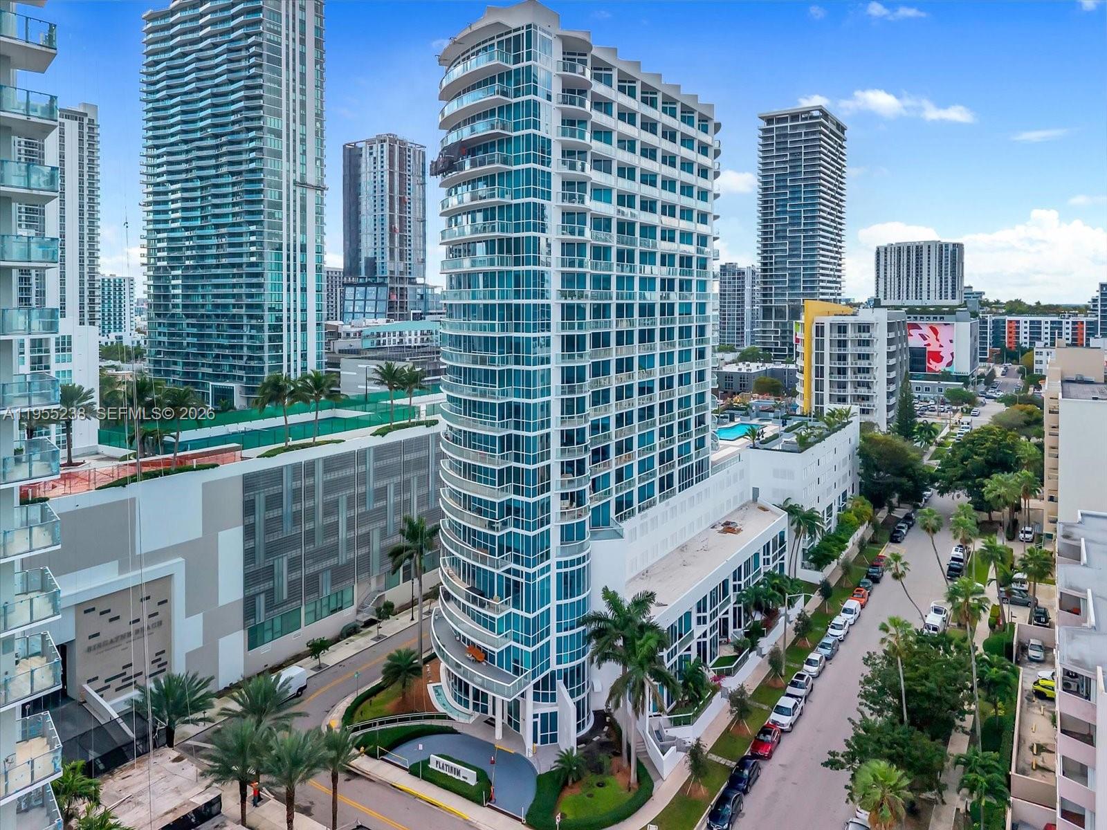 PLATINUM CONDO - Residential