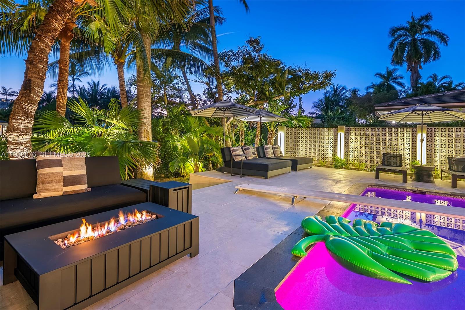 BELLE MEADE ISLAND - Residential