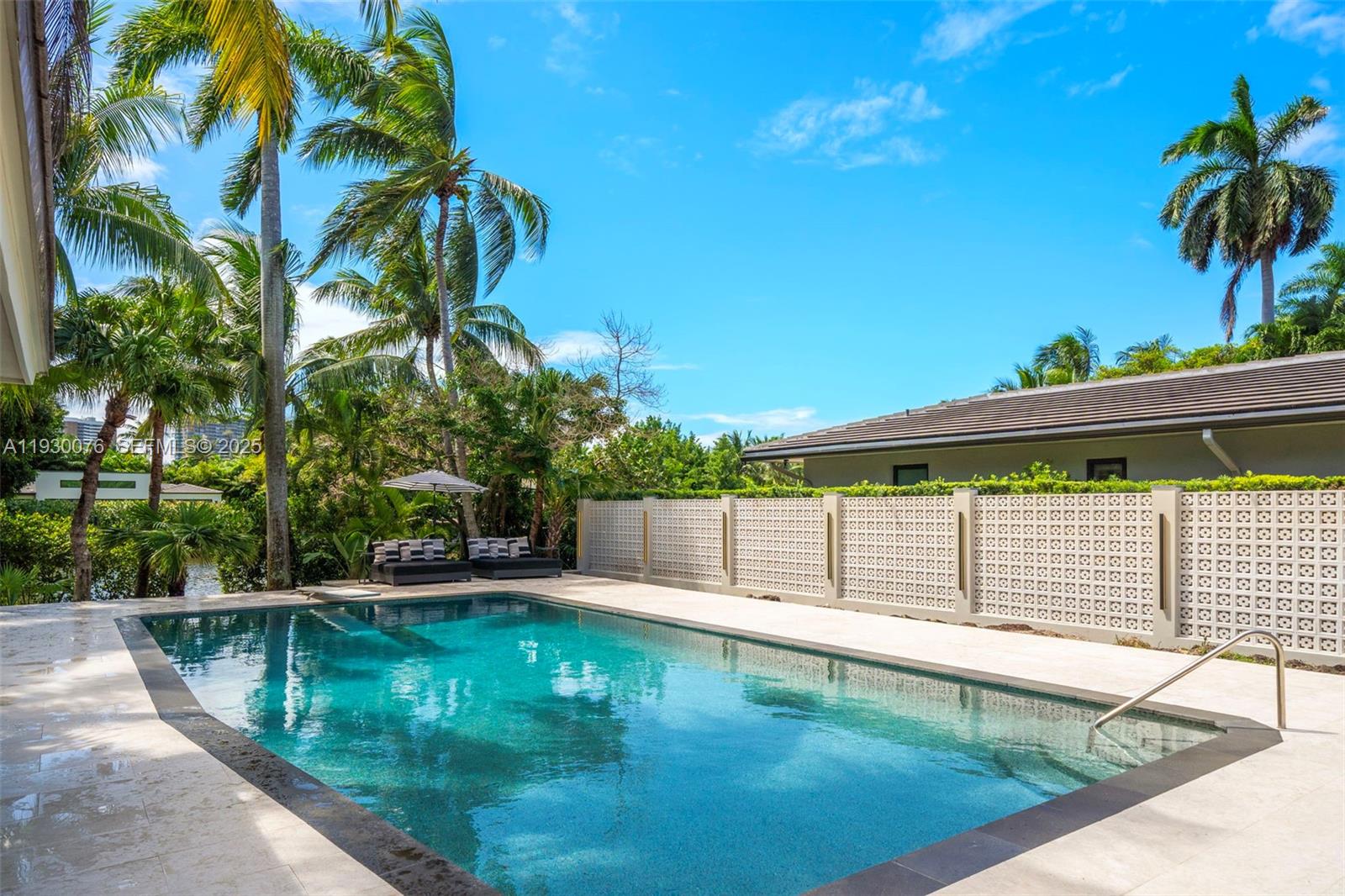 BELLE MEADE ISLAND - Residential