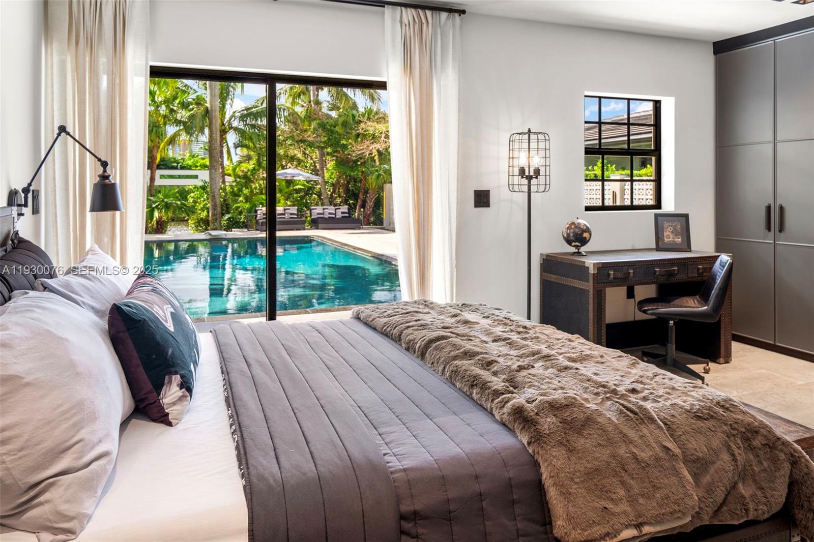 BELLE MEADE ISLAND - Residential