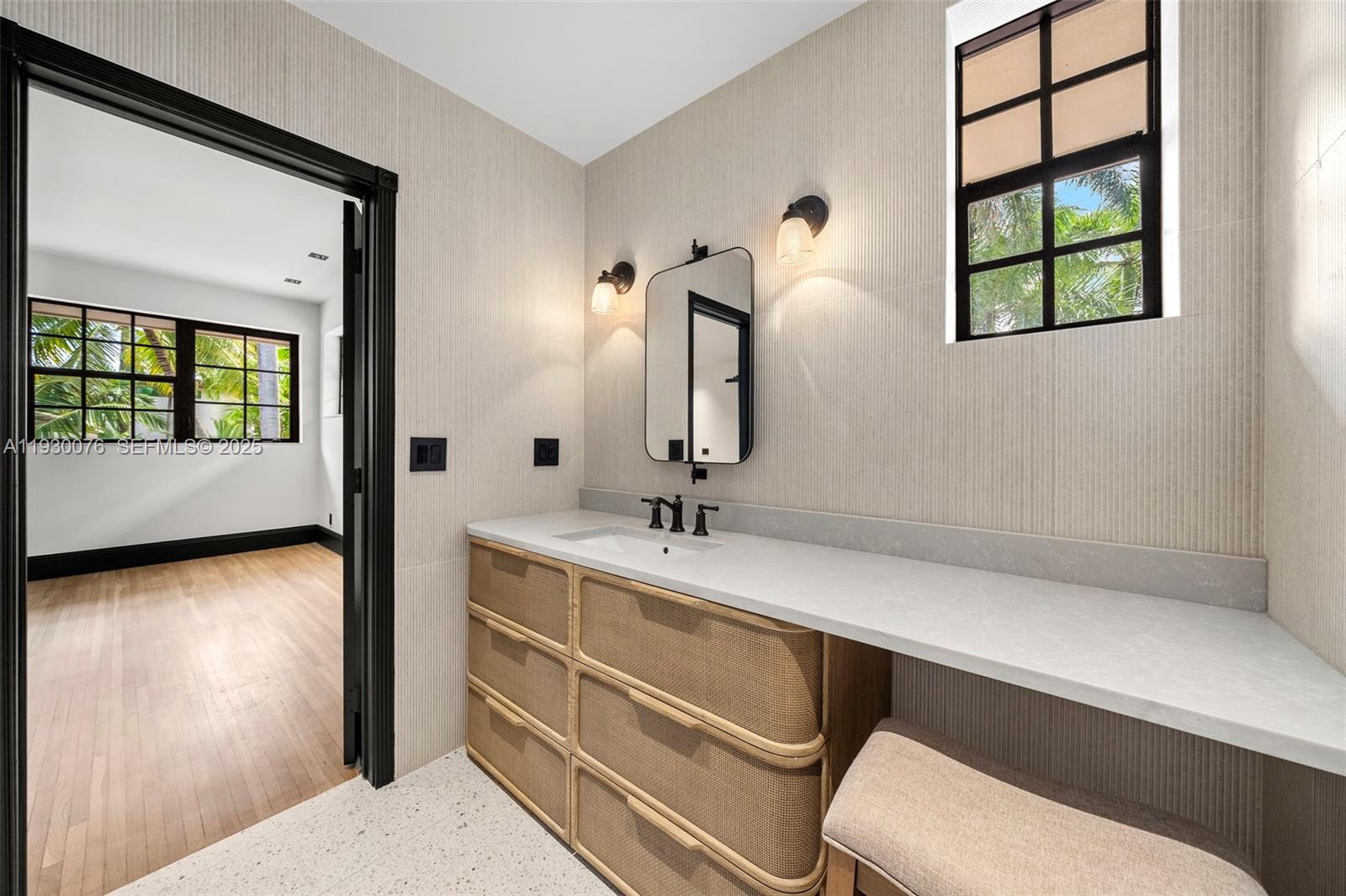 BELLE MEADE ISLAND - Residential