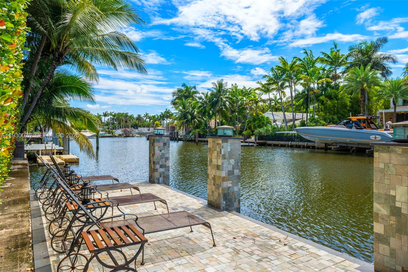 BELLE MEADE ISLAND - Residential