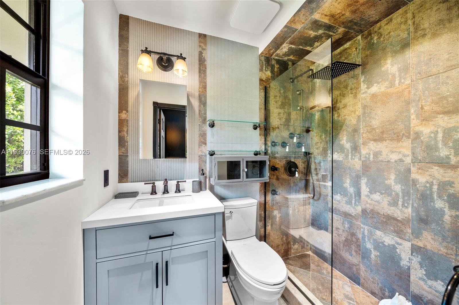 BELLE MEADE ISLAND - Residential