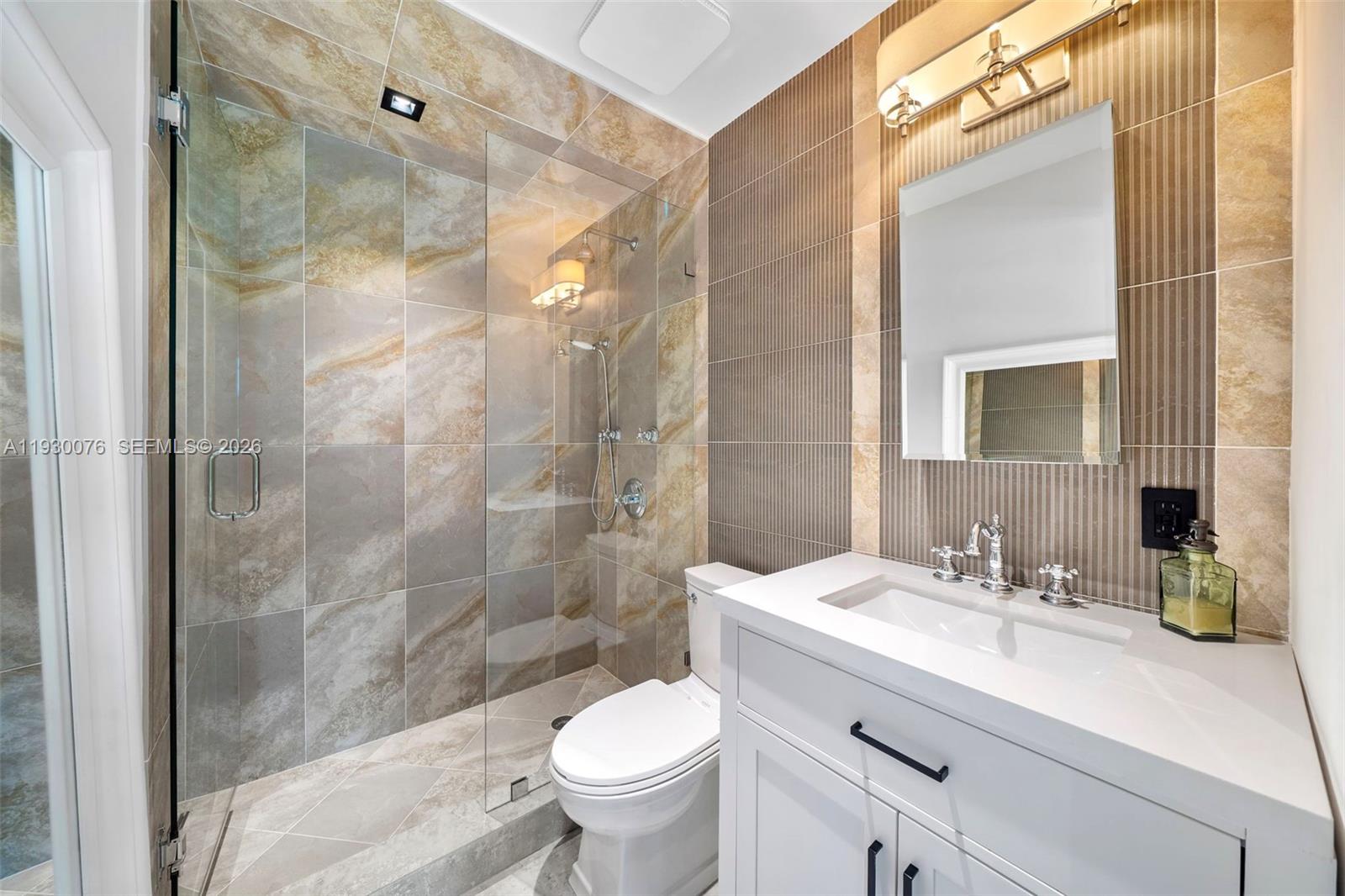 BELLE MEADE ISLAND - Residential