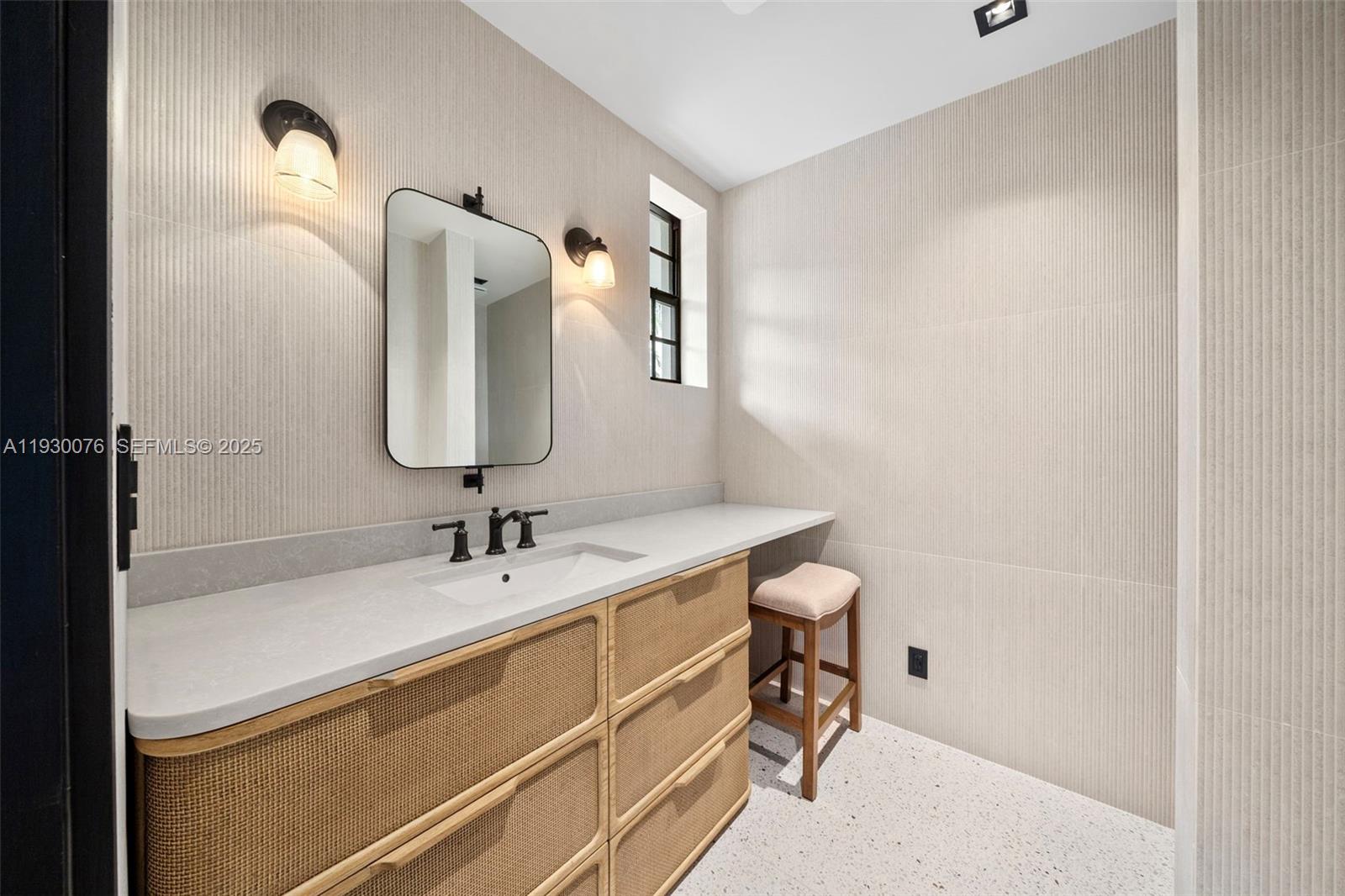 BELLE MEADE ISLAND - Residential