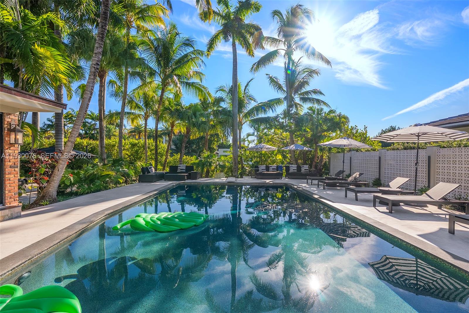 BELLE MEADE ISLAND - Residential