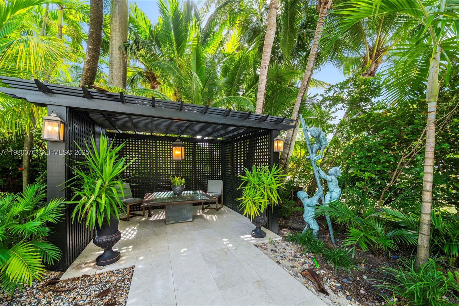 BELLE MEADE ISLAND - Residential