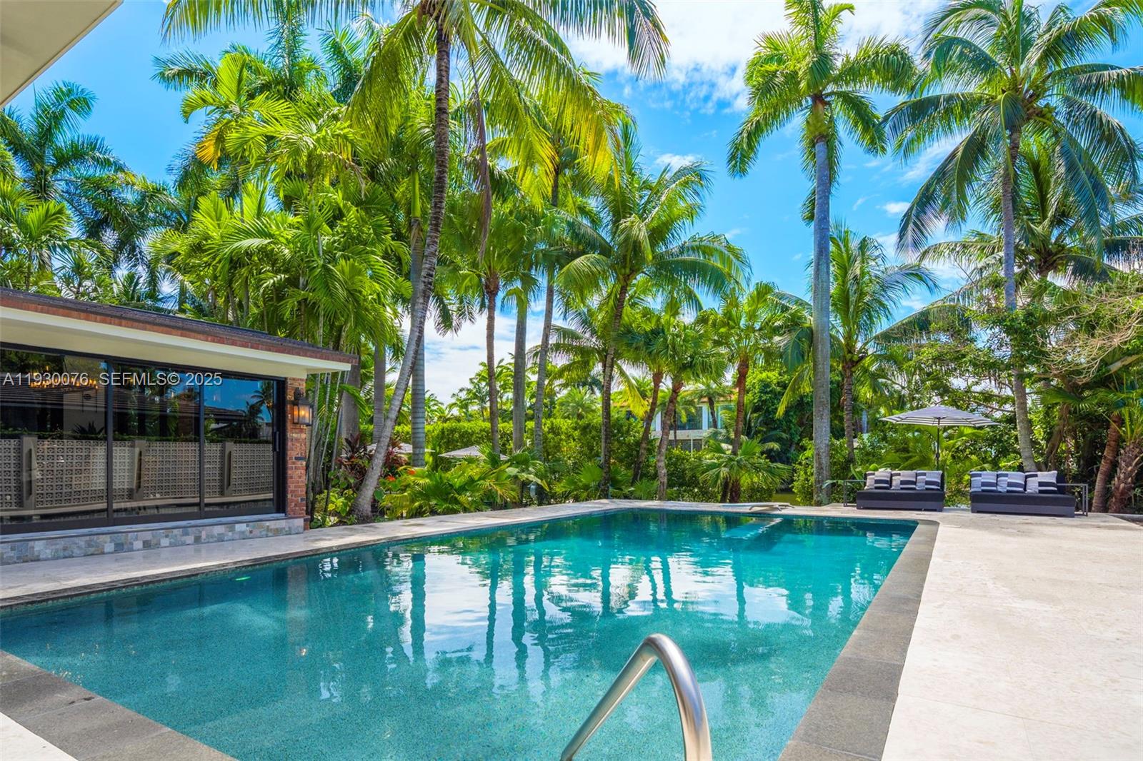 BELLE MEADE ISLAND - Residential