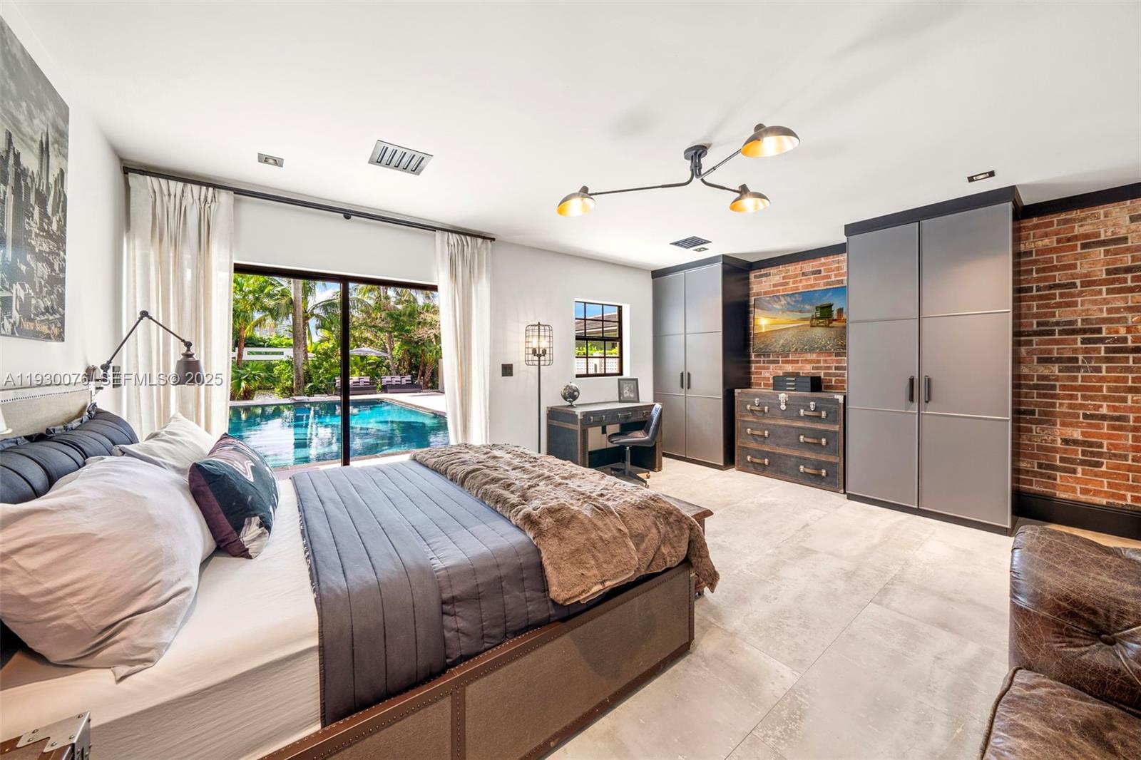 BELLE MEADE ISLAND - Residential