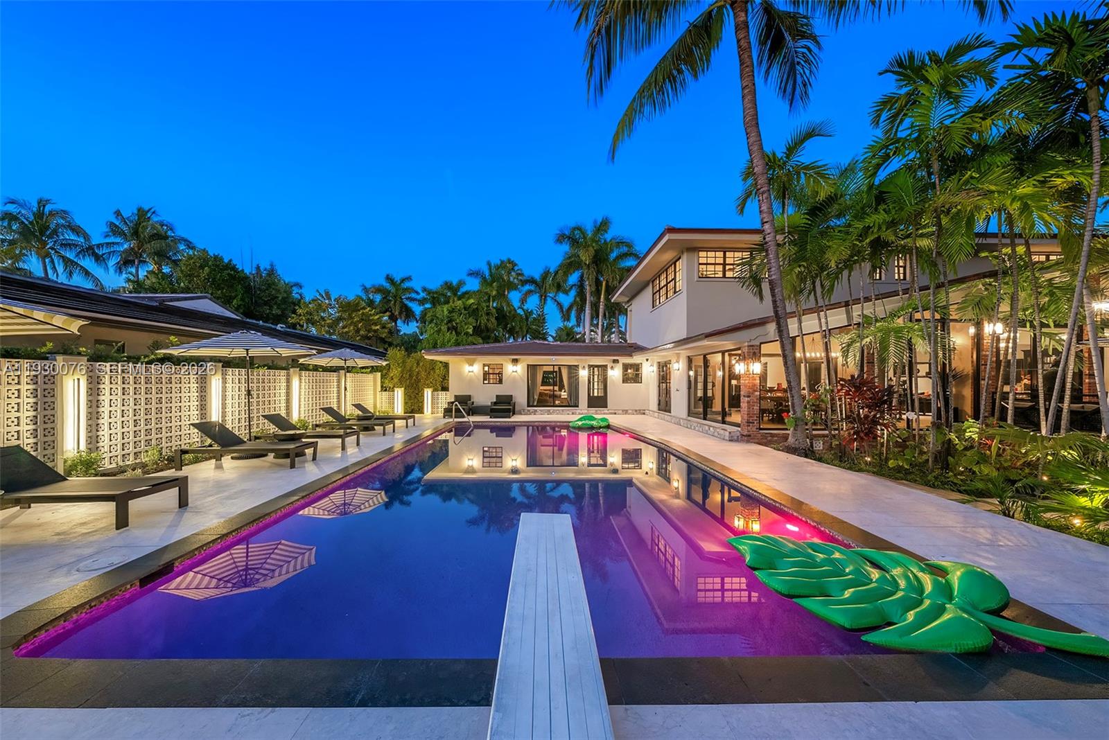 BELLE MEADE ISLAND - Residential