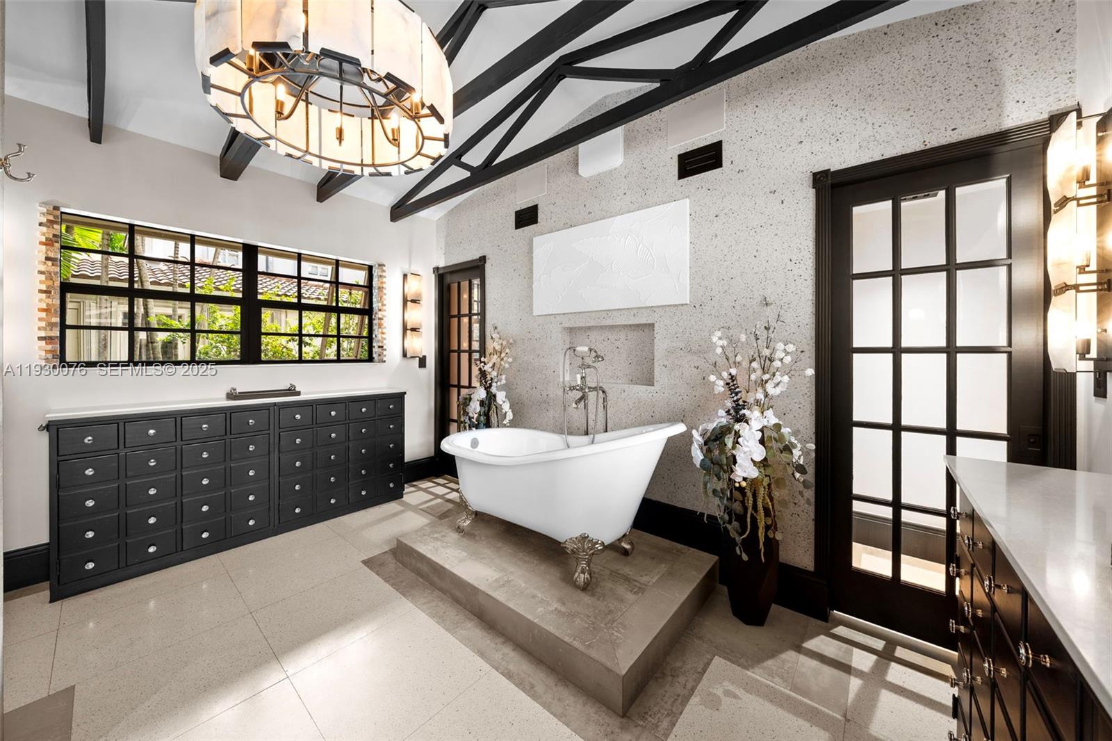 BELLE MEADE ISLAND - Residential