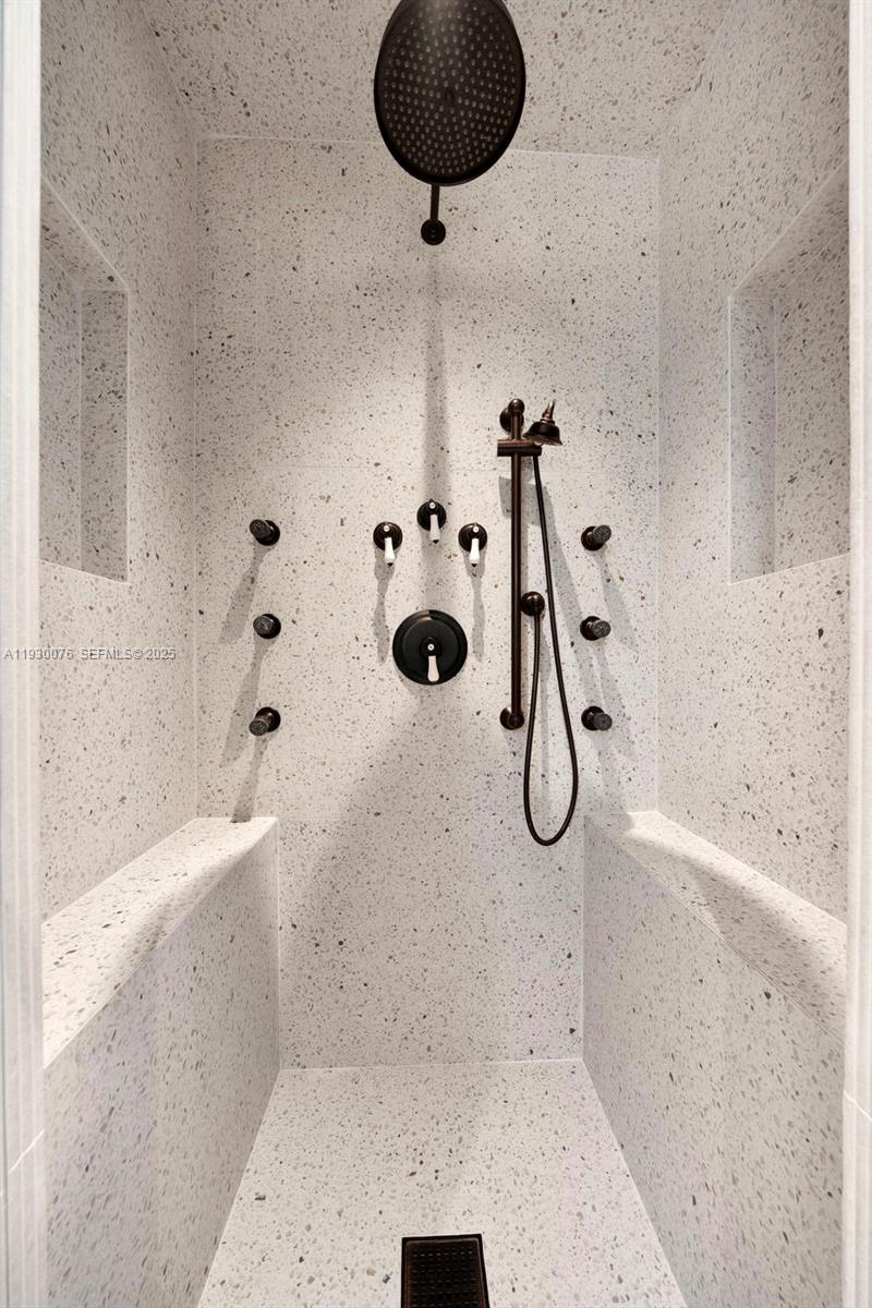 BELLE MEADE ISLAND - Residential