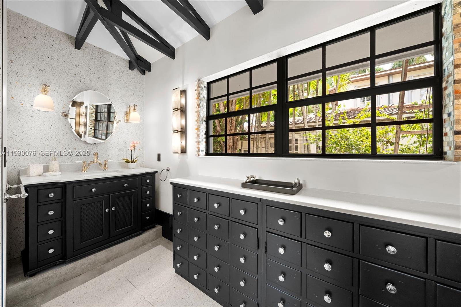 BELLE MEADE ISLAND - Residential