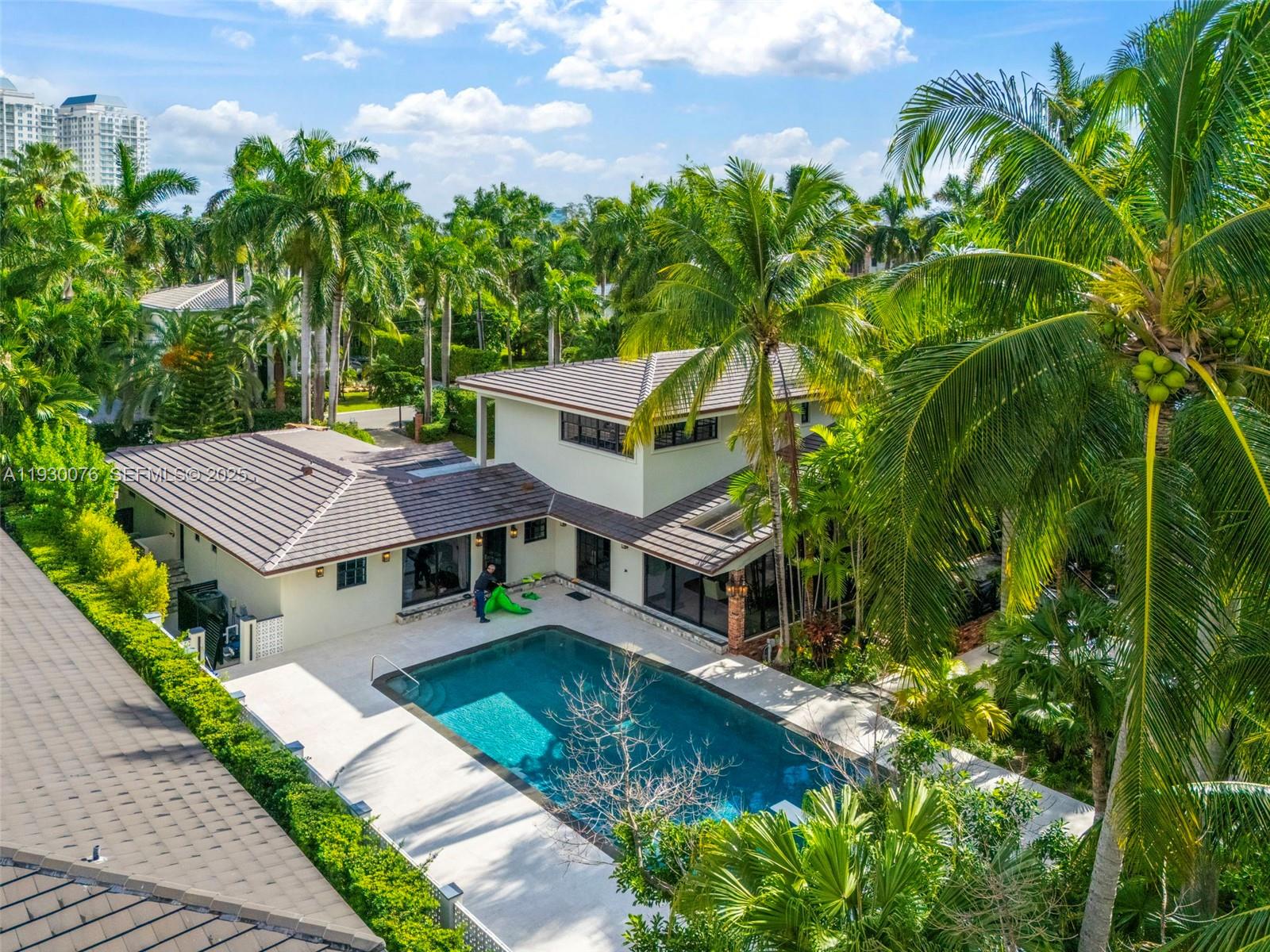 BELLE MEADE ISLAND - Residential