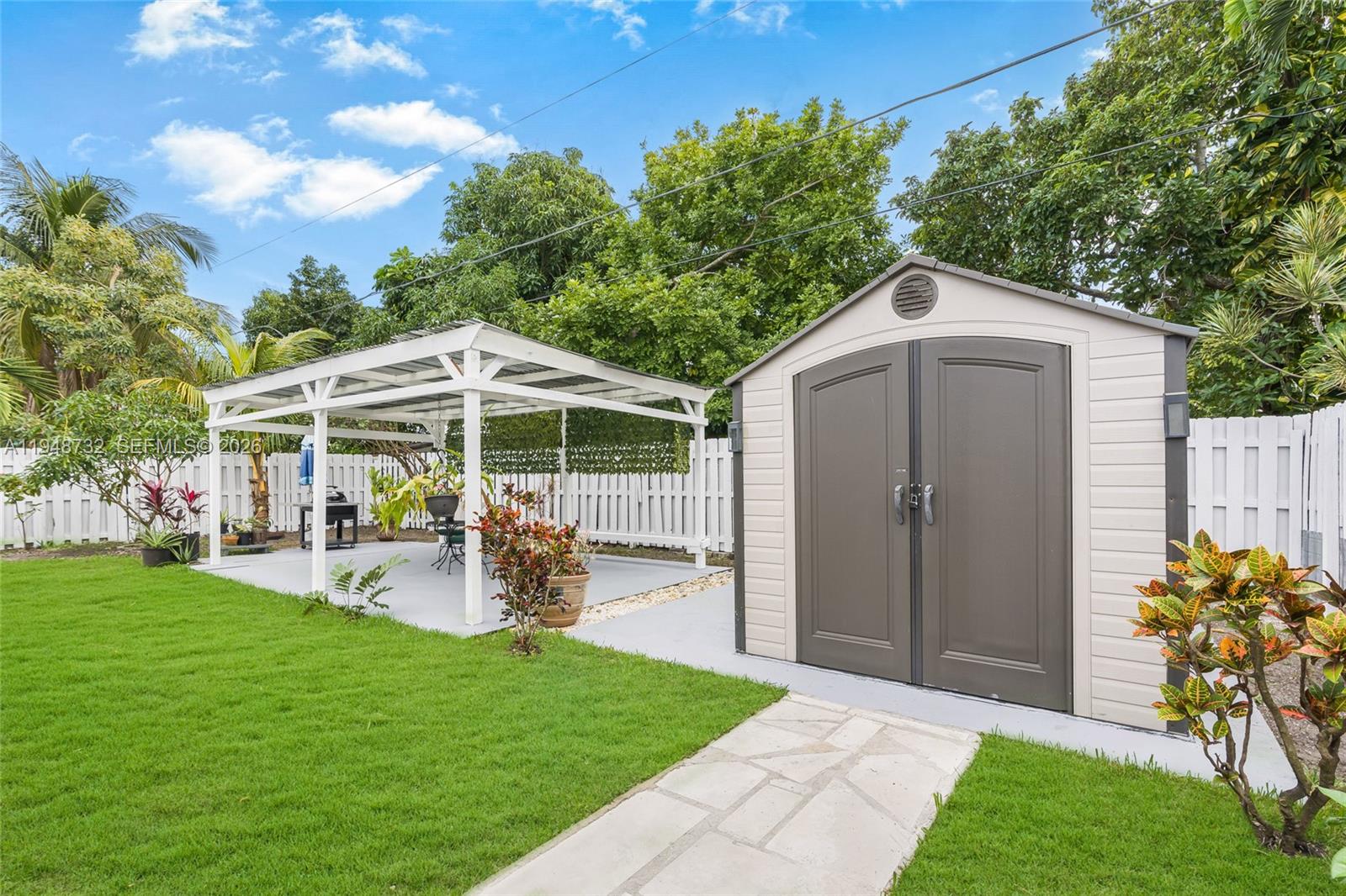 SUNRISE GOLF VILLAGE - Residential