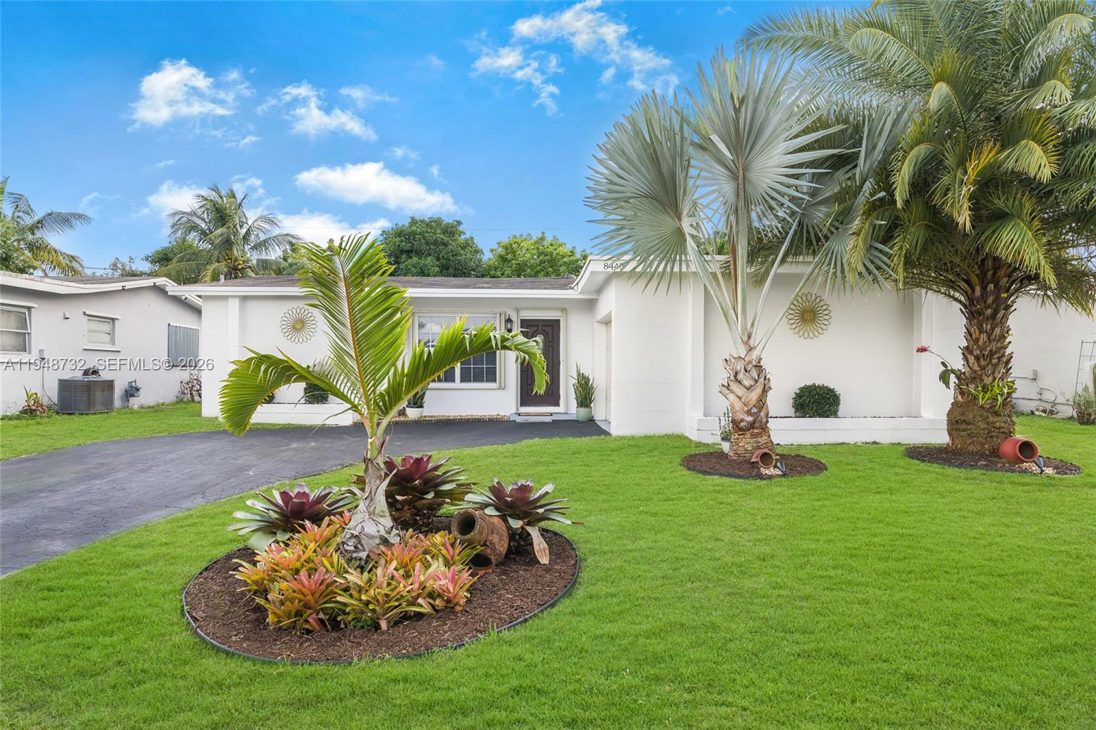 SUNRISE GOLF VILLAGE - Residential