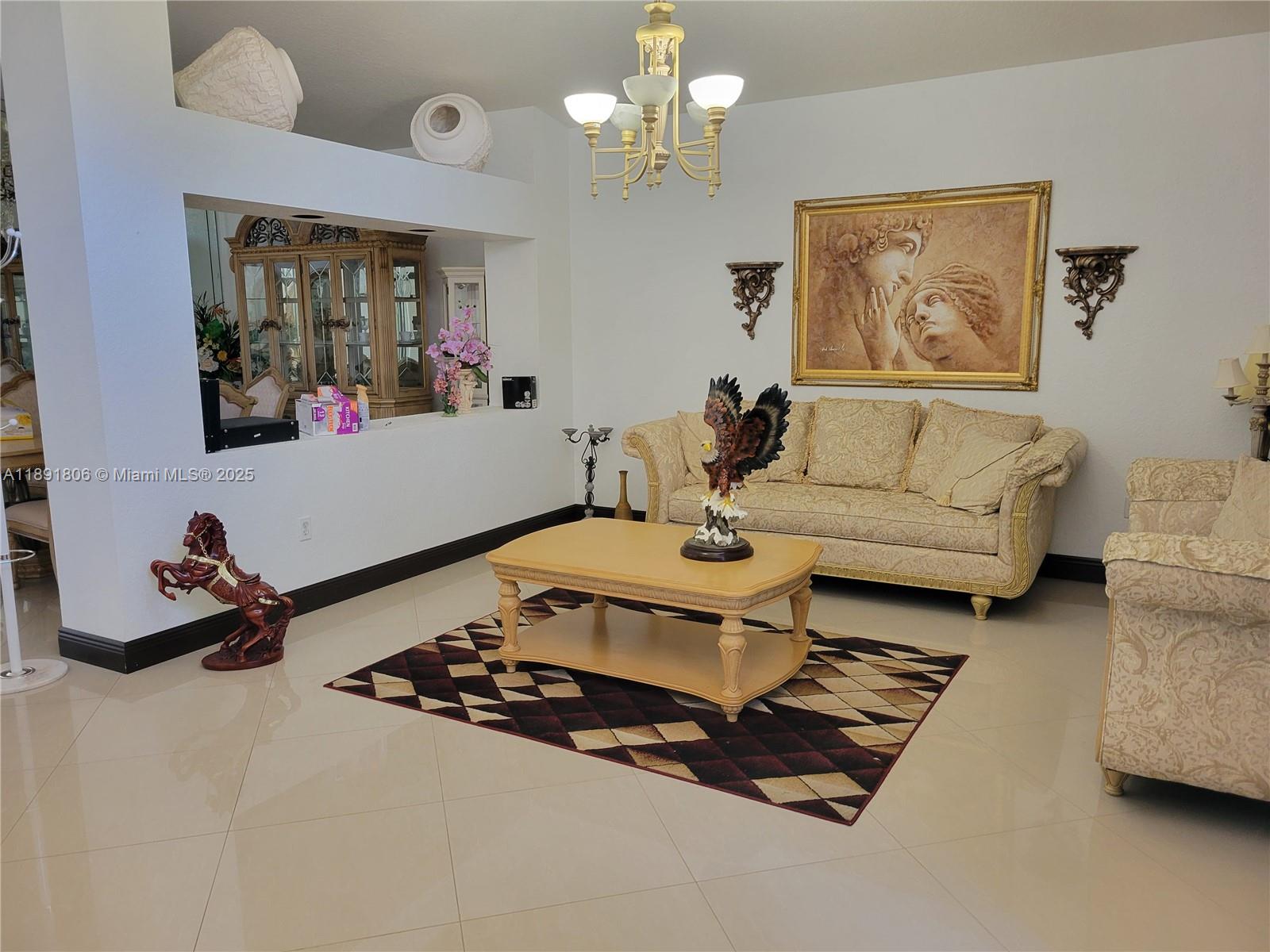FLORIDA TROPICAL ESTATES - Residential Lease