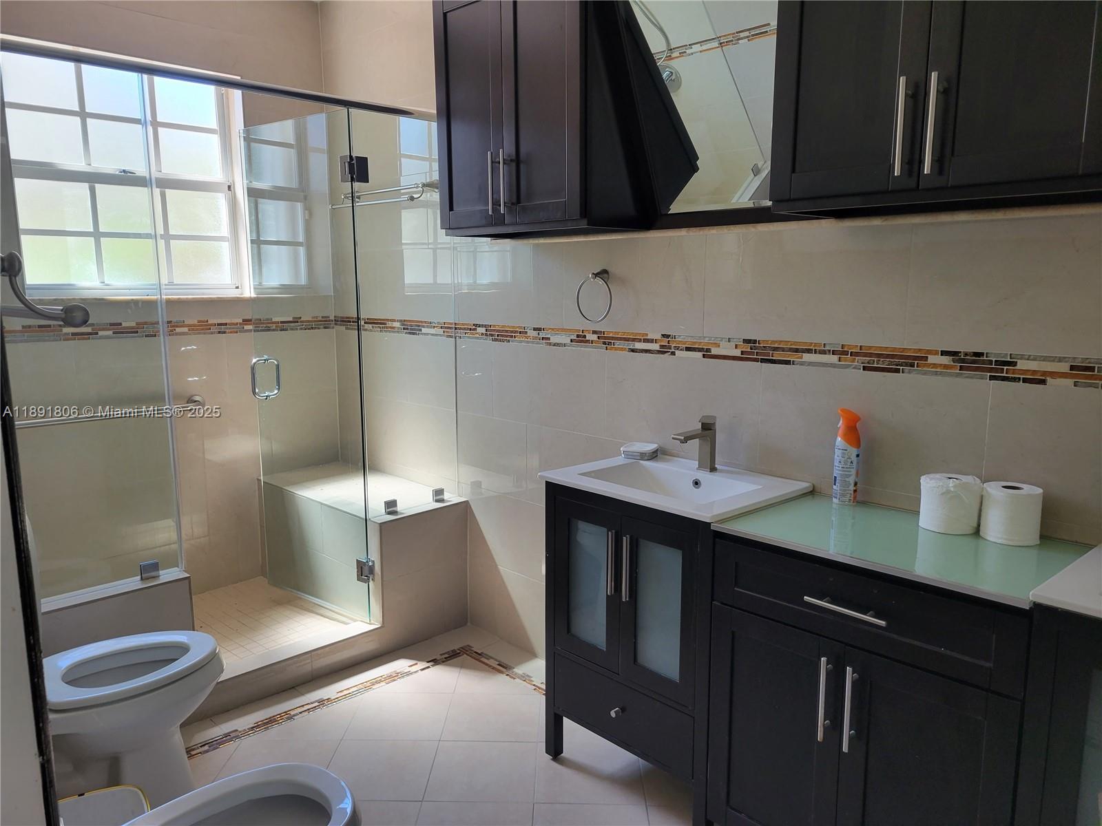 FLORIDA TROPICAL ESTATES - Residential Lease