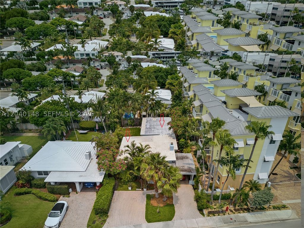 Photo of 4325 Bougainvilla Dr, Lauderdale By The Sea, FL 33308 (MLS # A12040148)