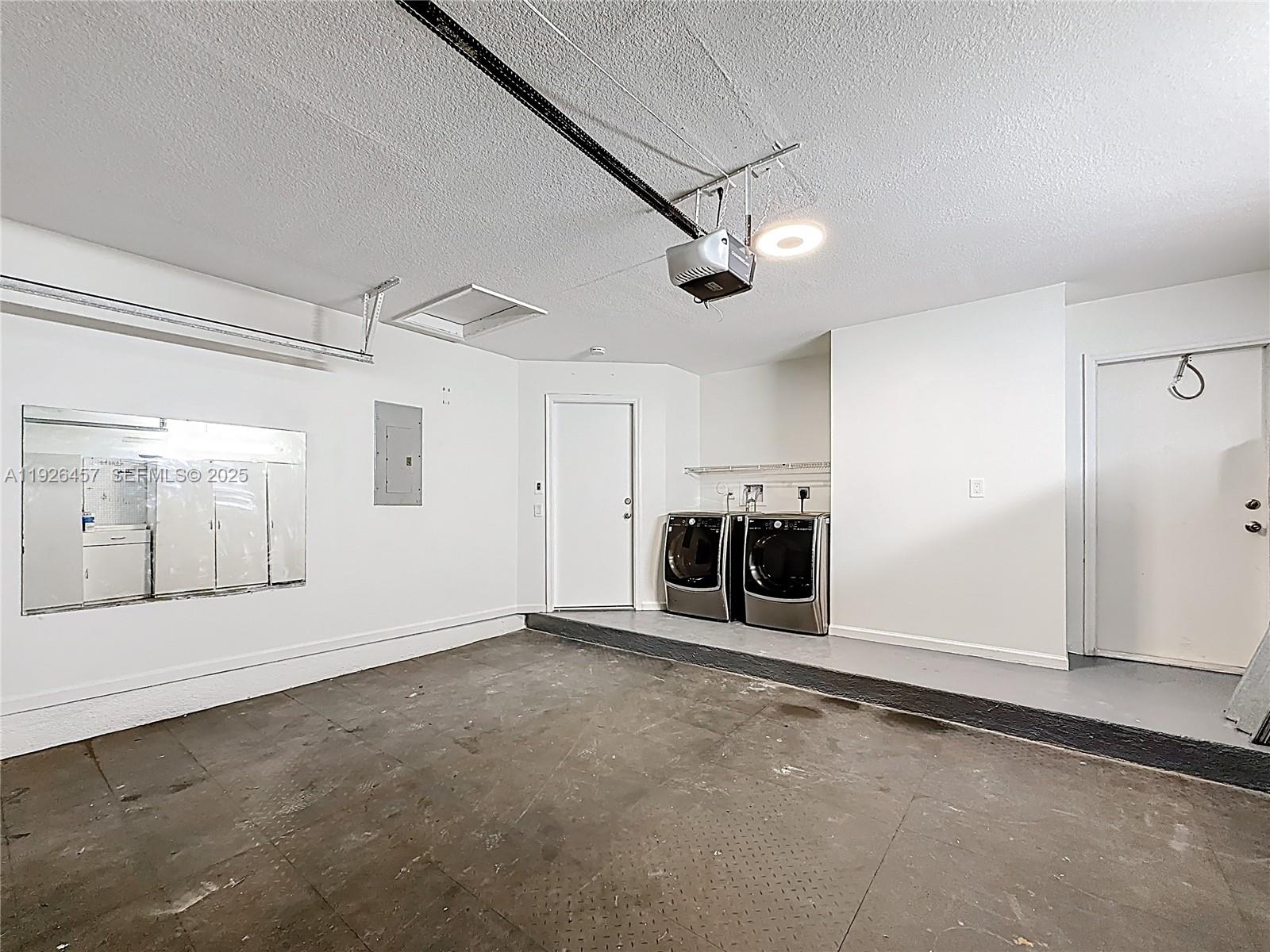 SILVER LAKES PHASE III - Residential Lease