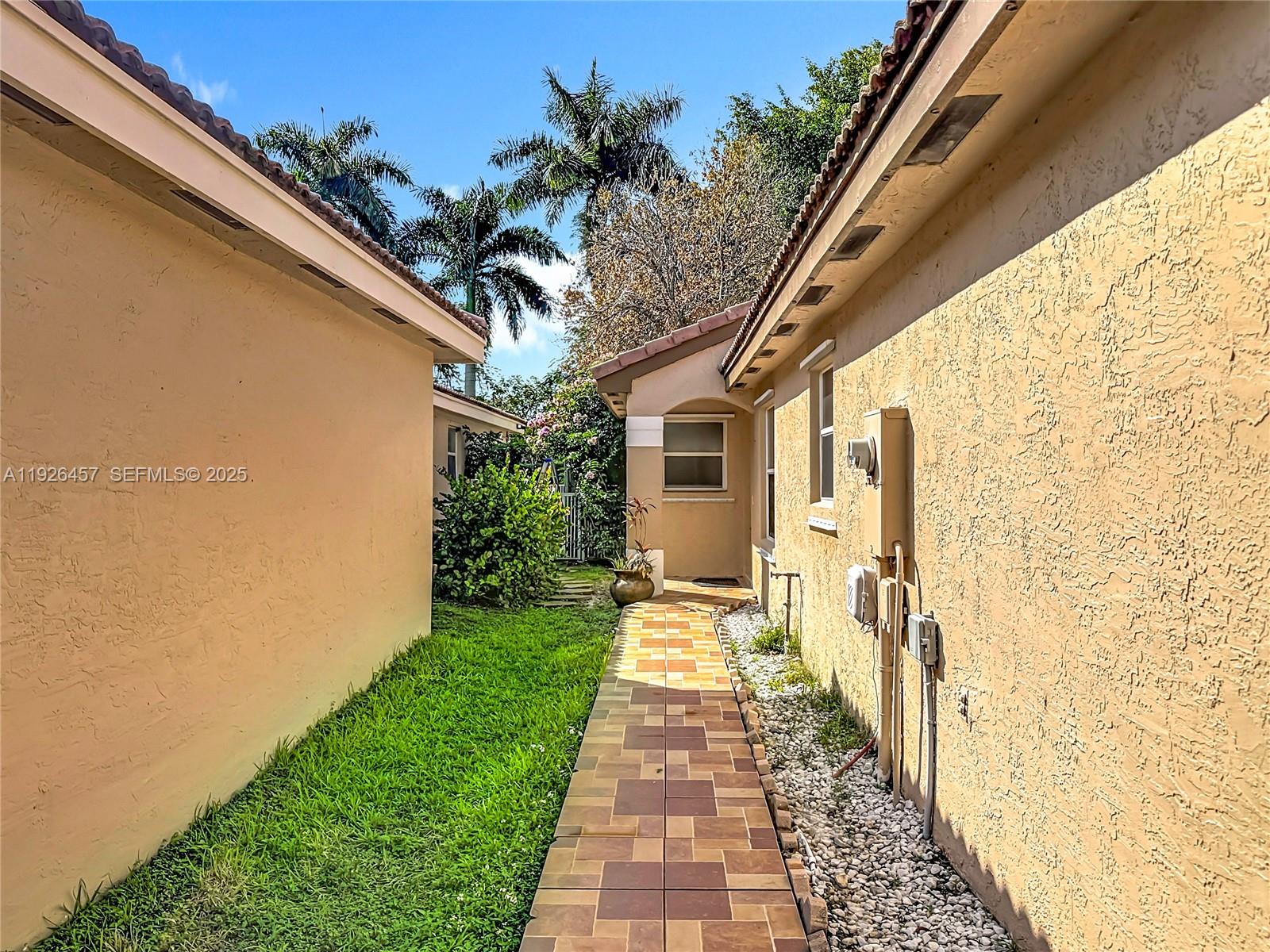 SILVER LAKES PHASE III - Residential Lease