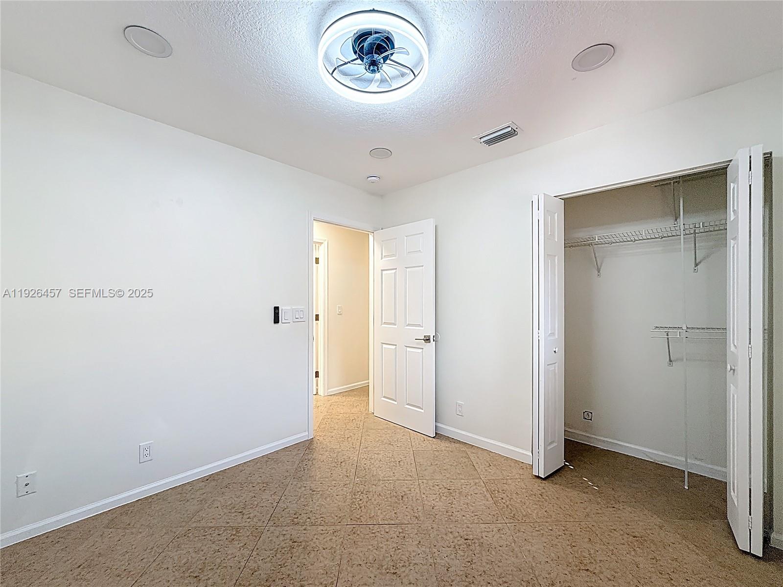 SILVER LAKES PHASE III - Residential Lease