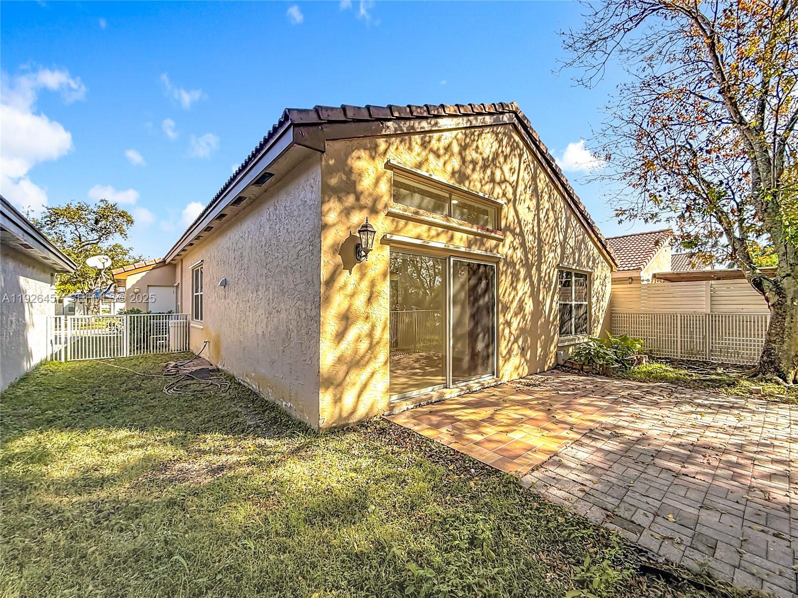 SILVER LAKES PHASE III - Residential Lease