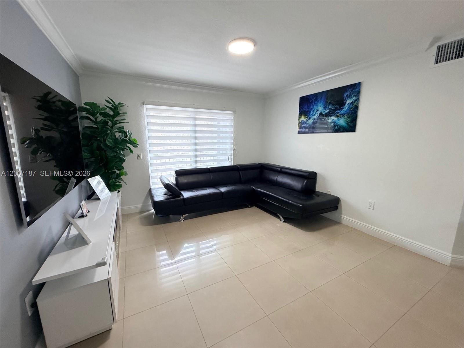 VISTA TRACE 5 CONDO - Residential
