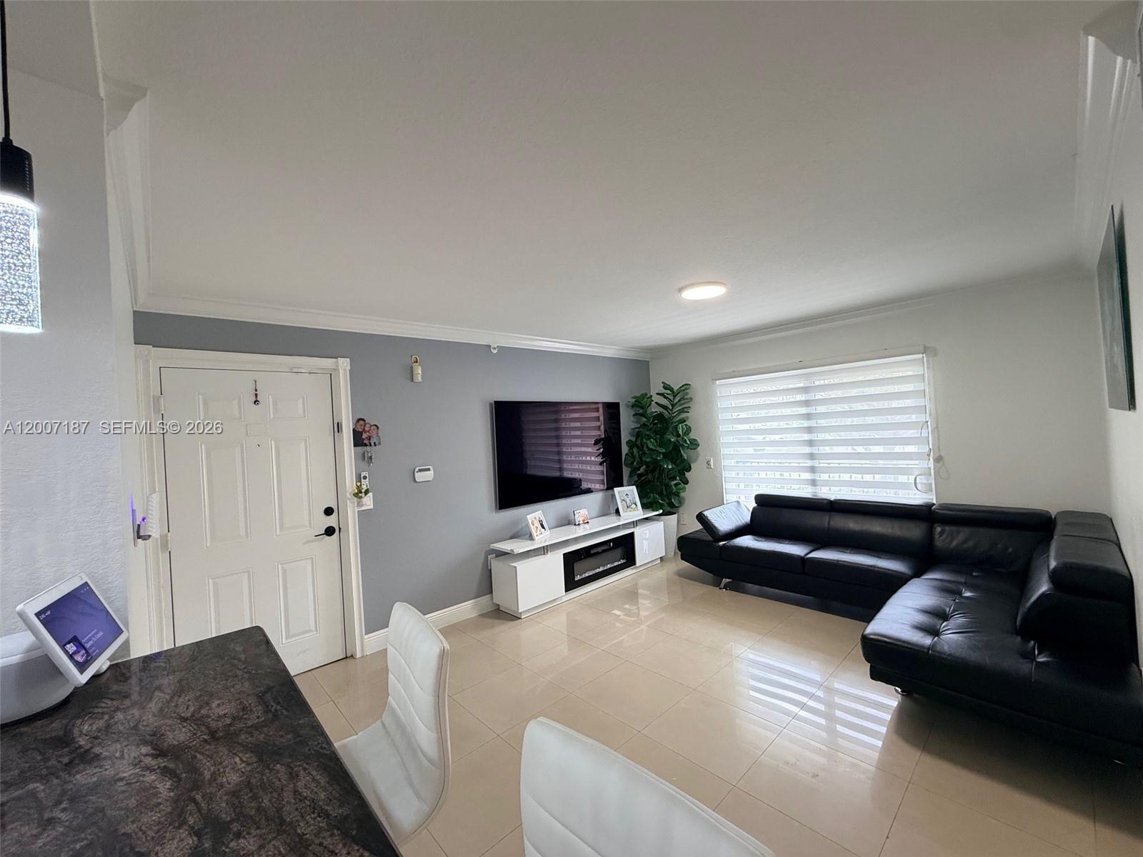 VISTA TRACE 5 CONDO - Residential