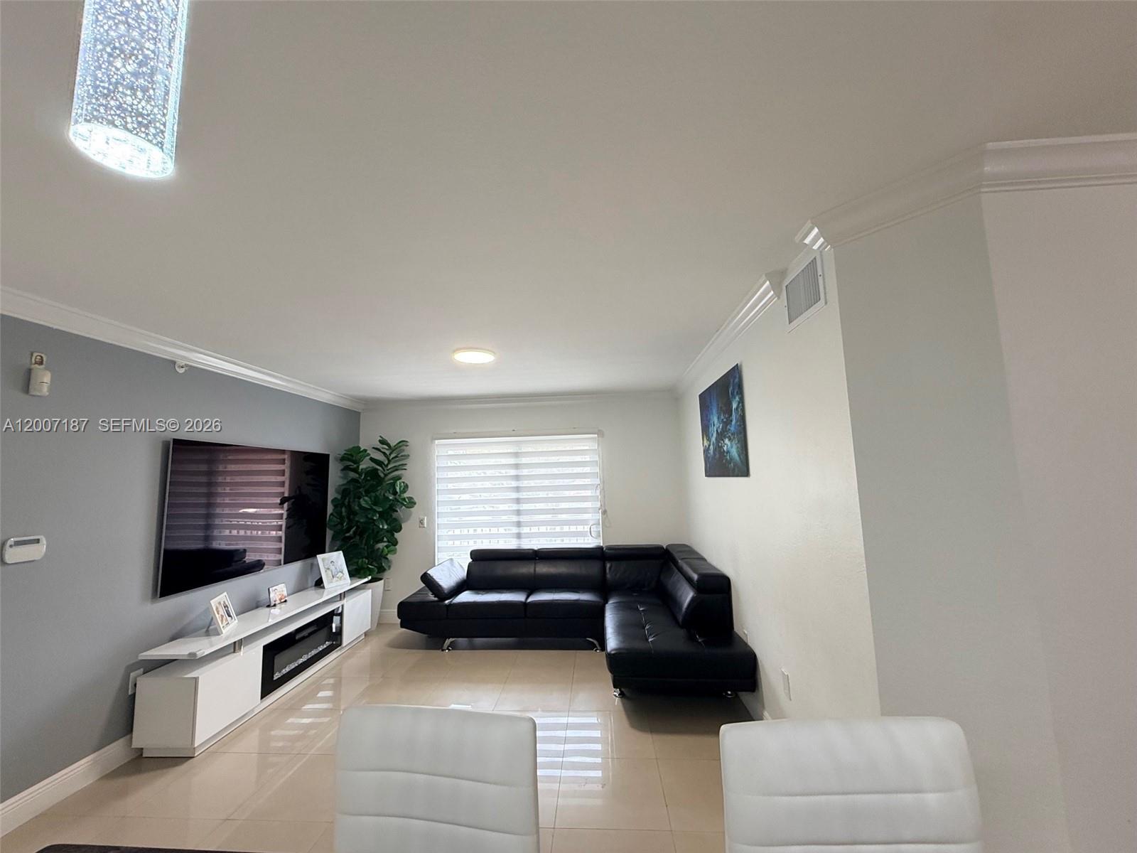 VISTA TRACE 5 CONDO - Residential