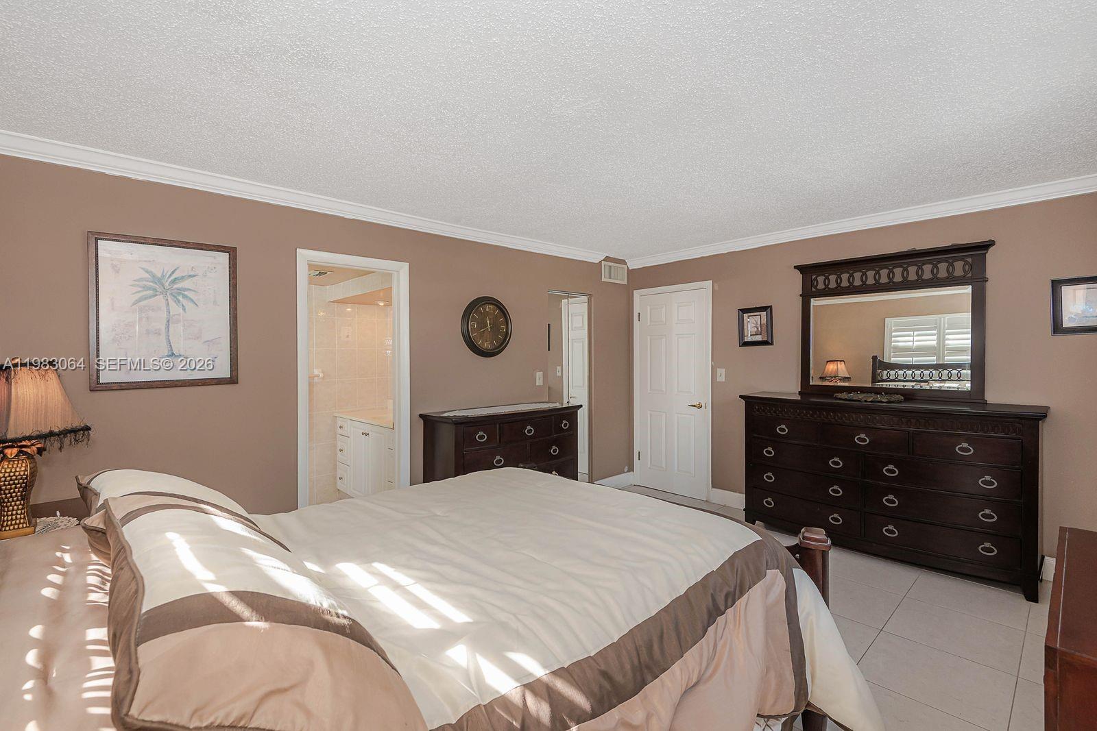 GARNET CONDO - Residential