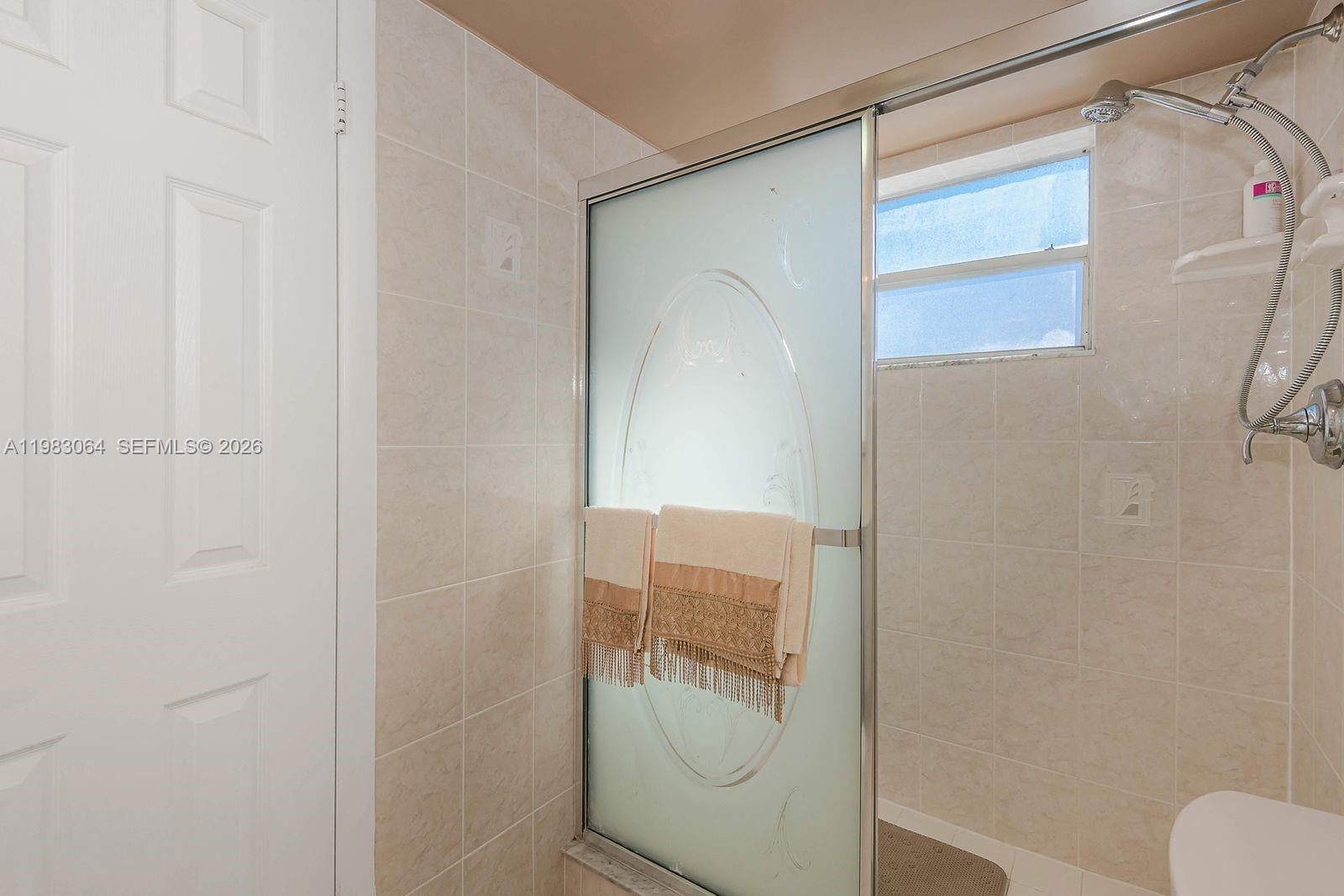 GARNET CONDO - Residential