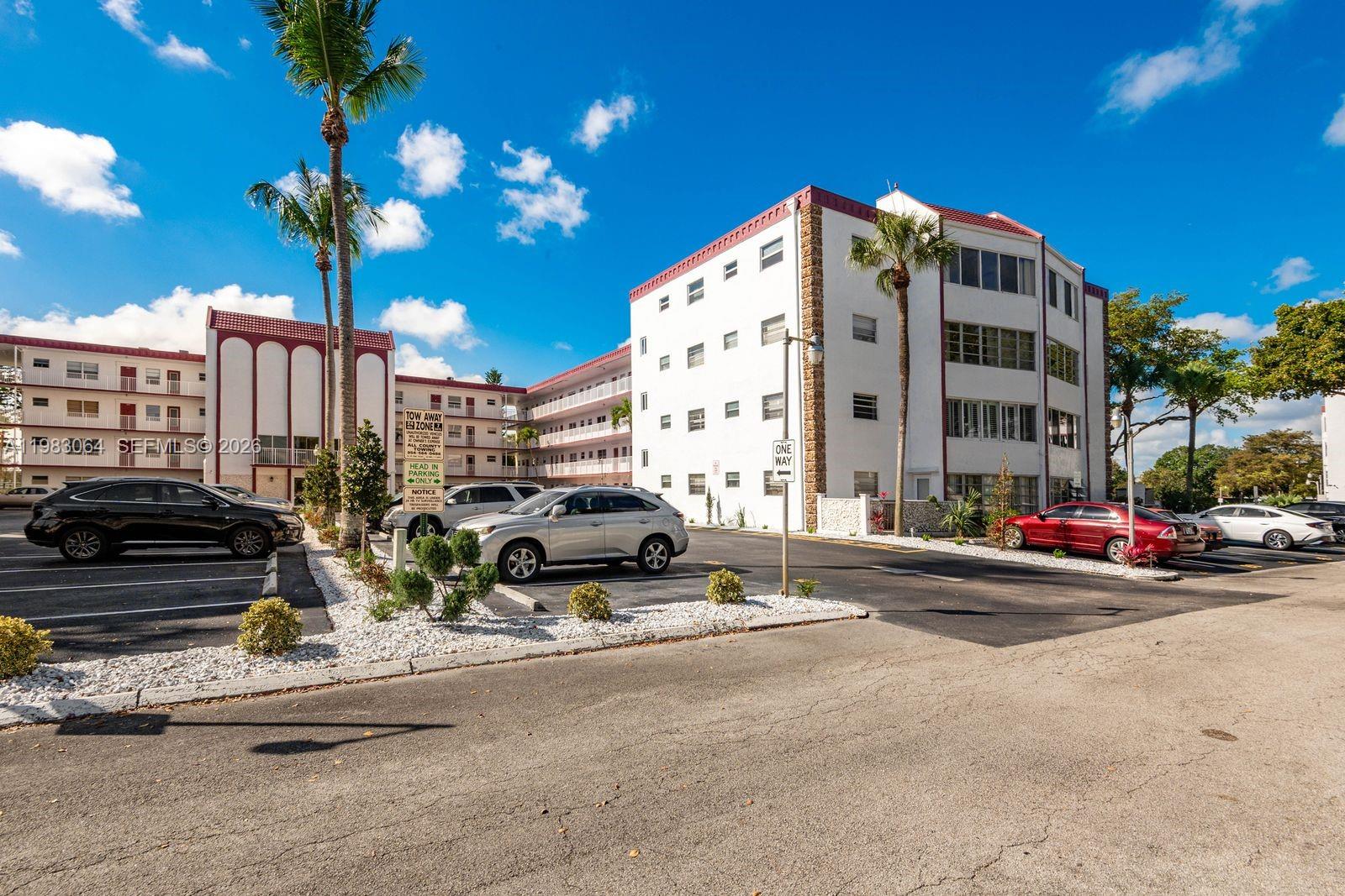 GARNET CONDO - Residential