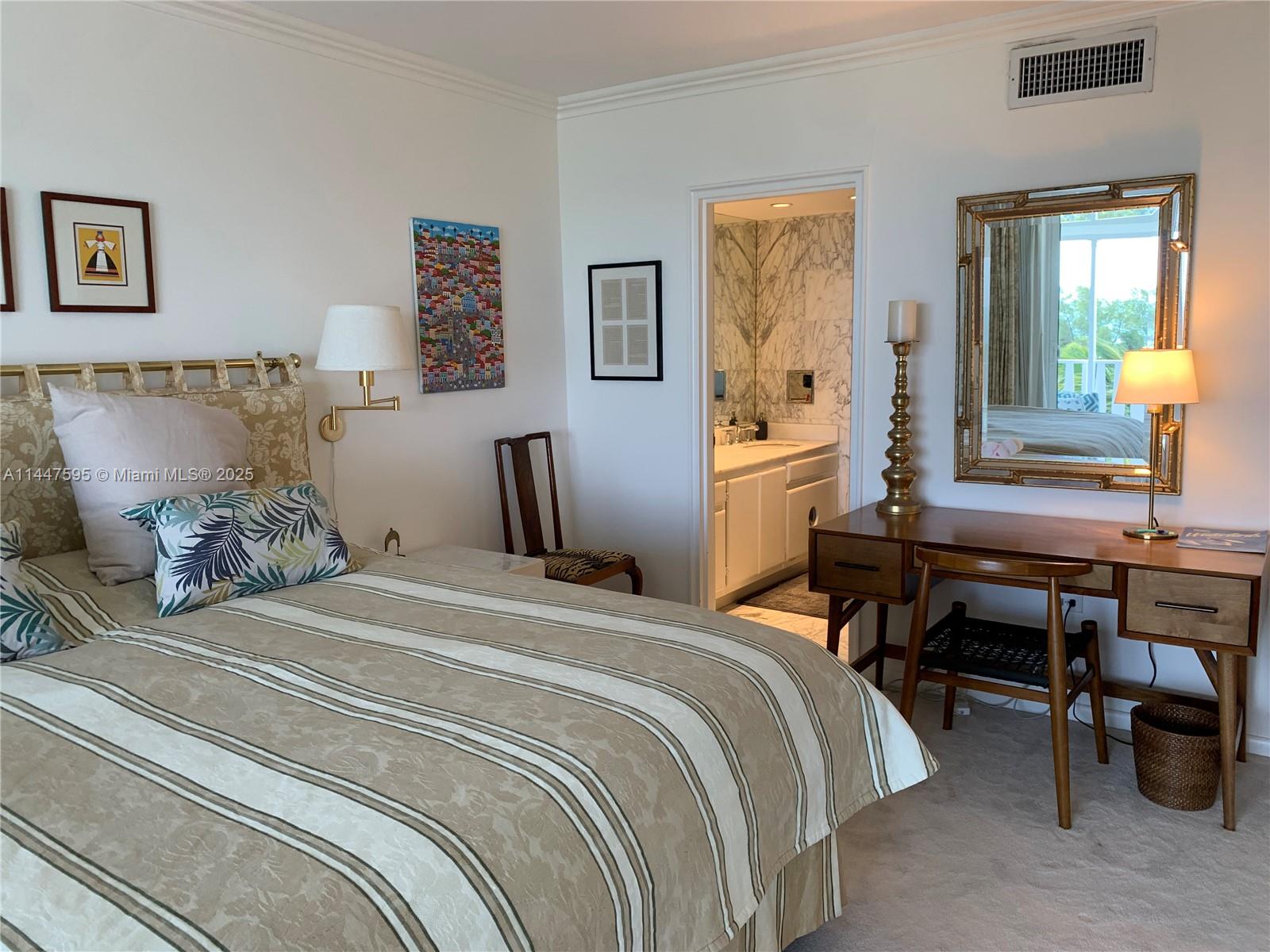 ISLAND HOUSE - Residential Lease