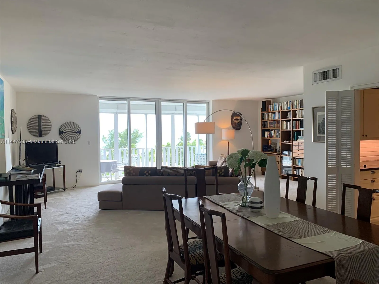 Key Biscayne, Florida 33149, United States, 2 Bedrooms Bedrooms, ,2 BathroomsBathrooms,Residential,Active,70815