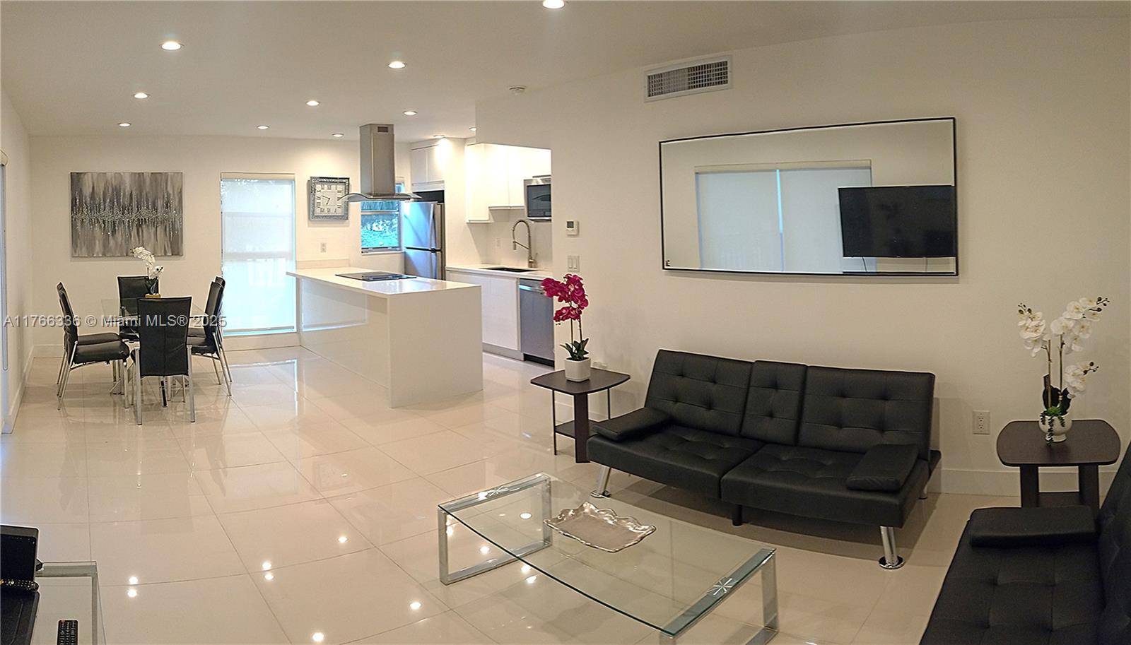 LE CARTIER CONDO - Residential