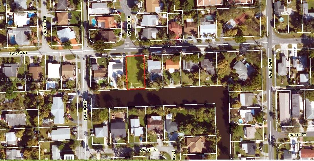 305 SW 5th St