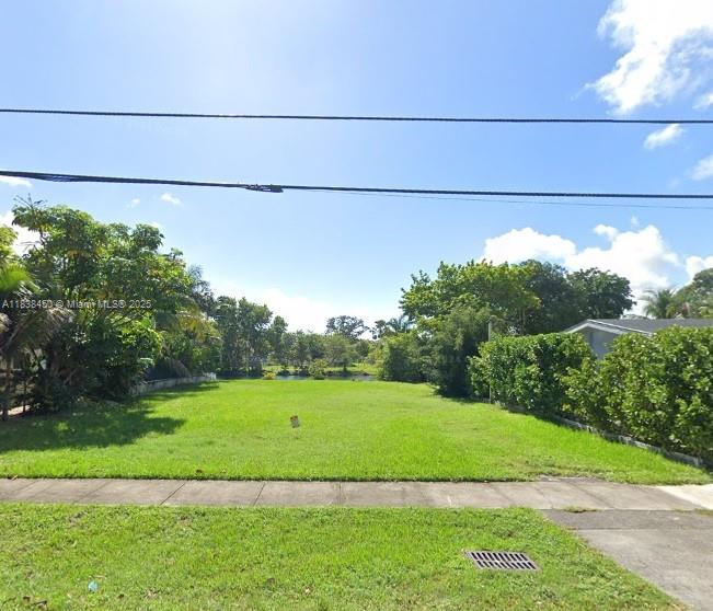 Exceptional residential lot available with approved plans, offering a unique opportunity to build your ideal home! Enjoy the benefits of waterfront living in a prime location, conveniently situated near major arteries, HCA Florida Aventura Hospital, and beautiful parks. Plus, you’re just minutes away from the beach! This is the perfect canvas for your dream residence in a vibrant community. Don’t miss out on this fantastic opportunity!