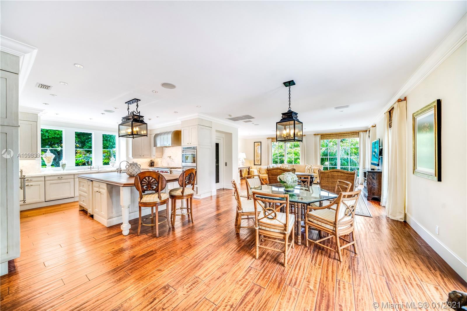 MC LOUTH - Residential