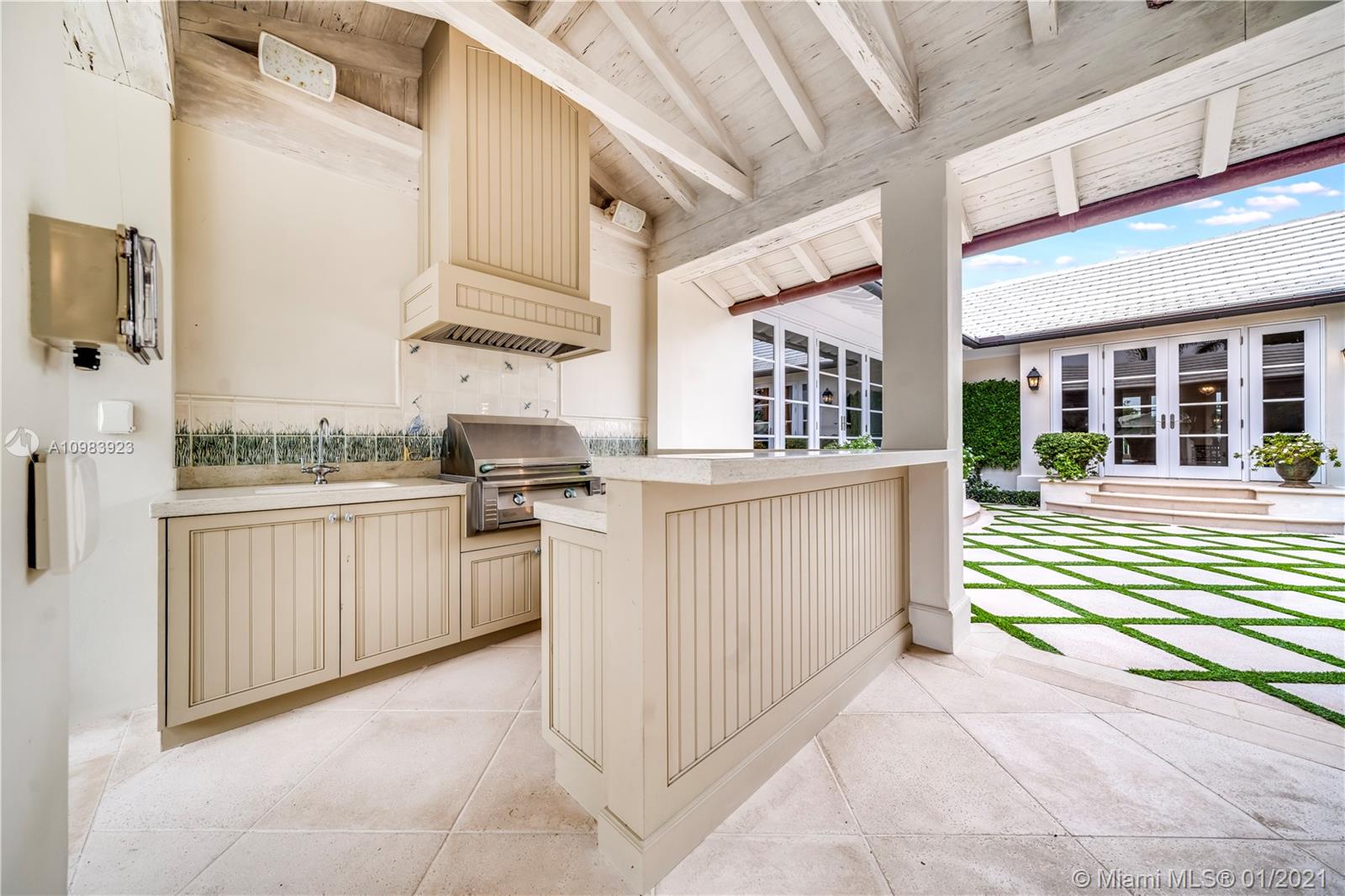 MC LOUTH - Residential