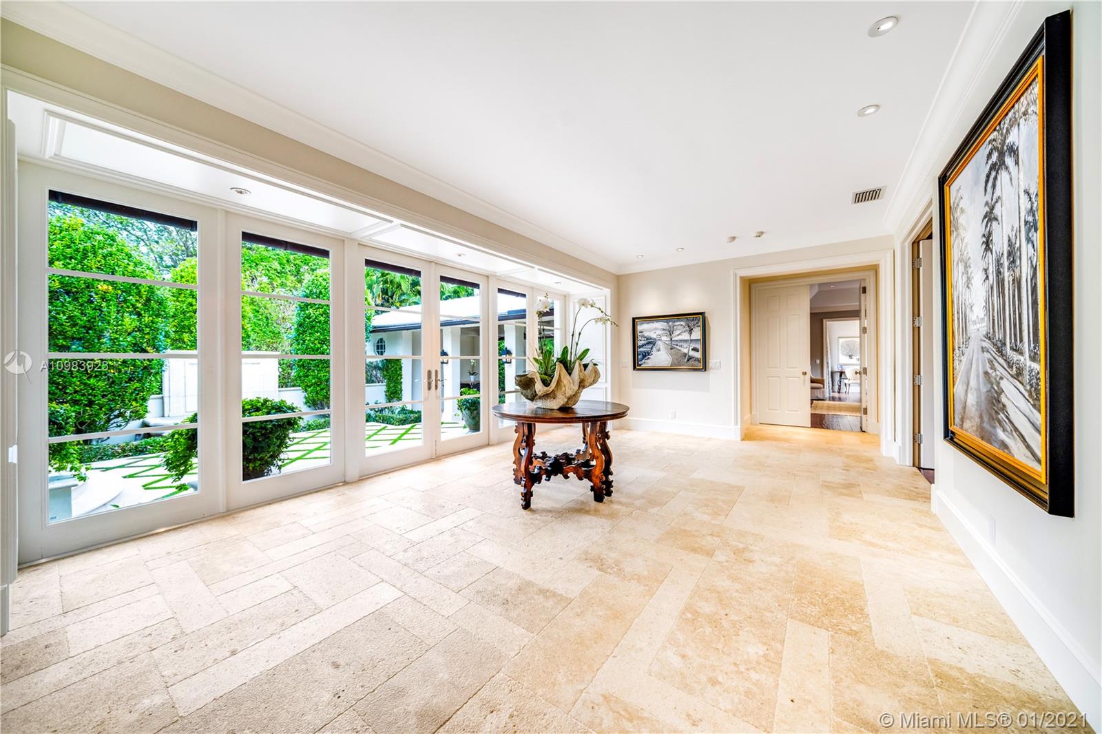 MC LOUTH - Residential