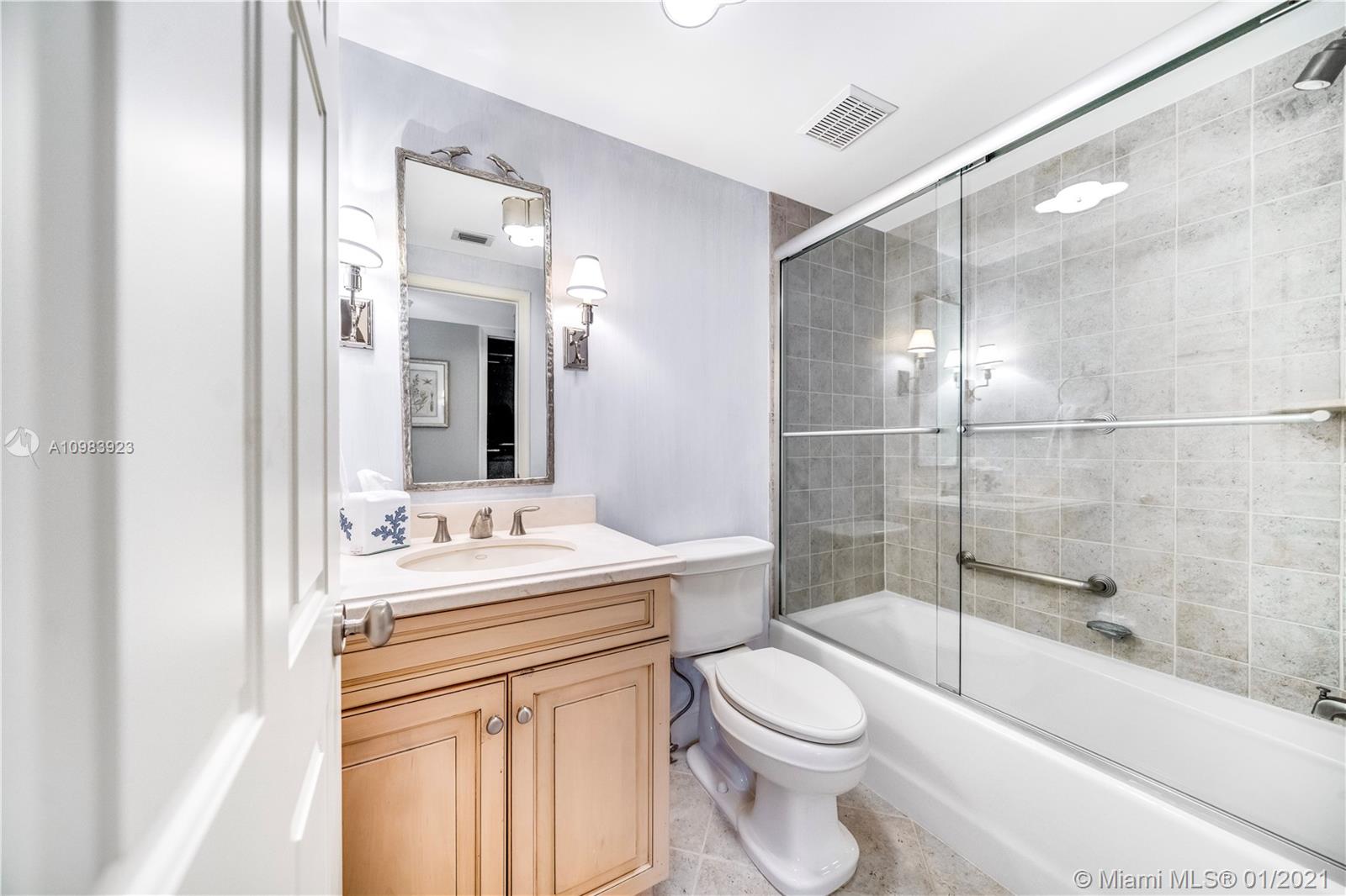 MC LOUTH - Residential