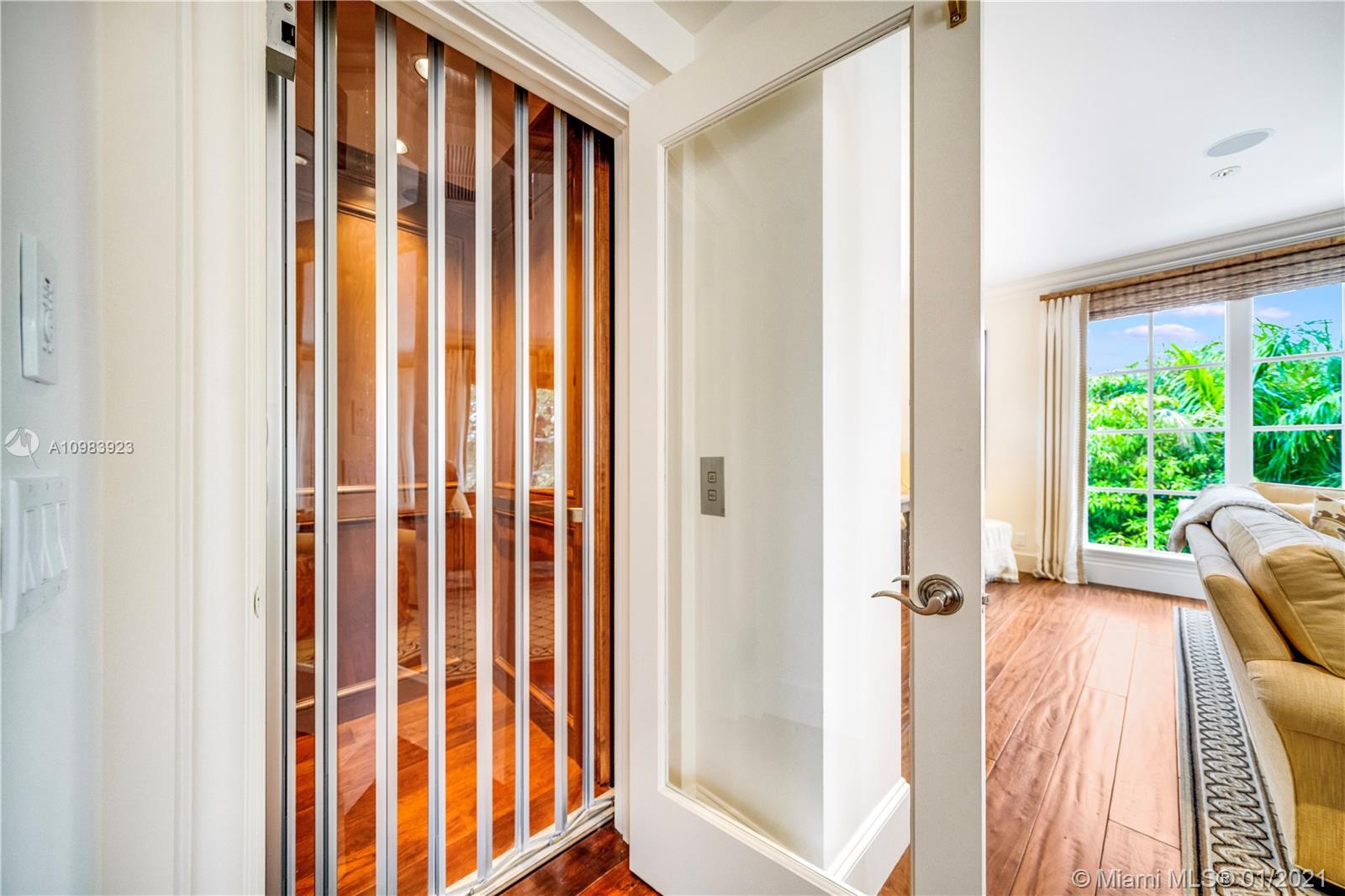 MC LOUTH - Residential