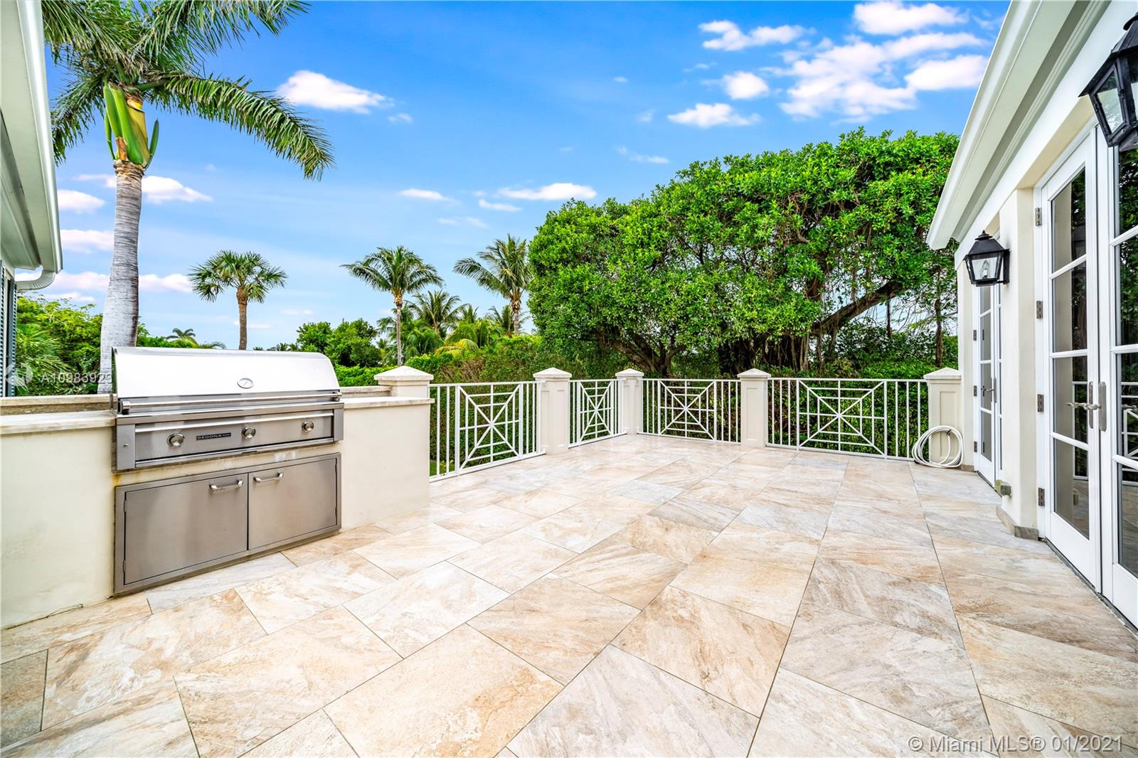 MC LOUTH - Residential