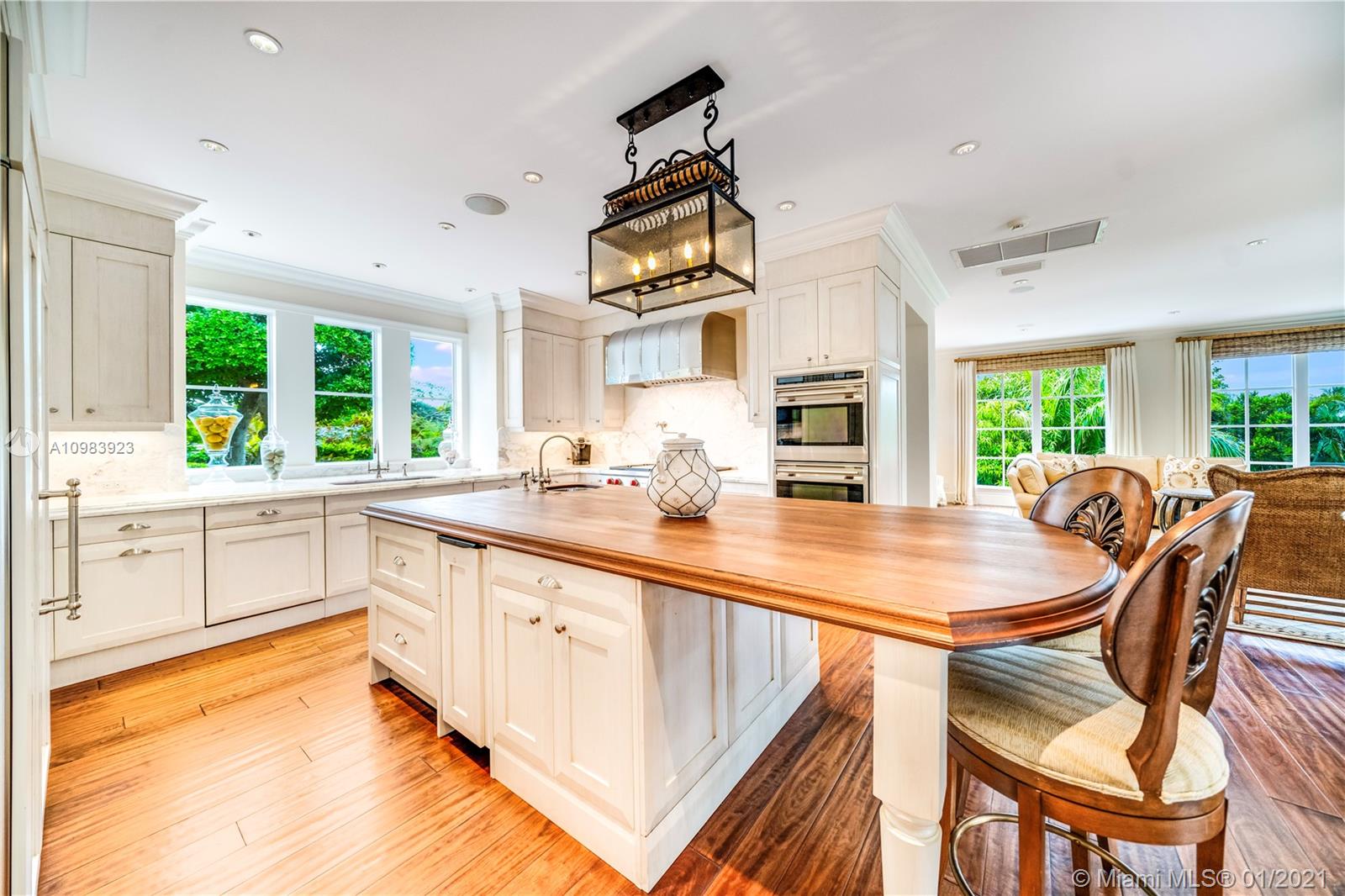 MC LOUTH - Residential