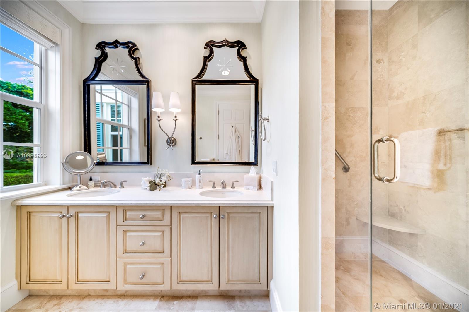 MC LOUTH - Residential