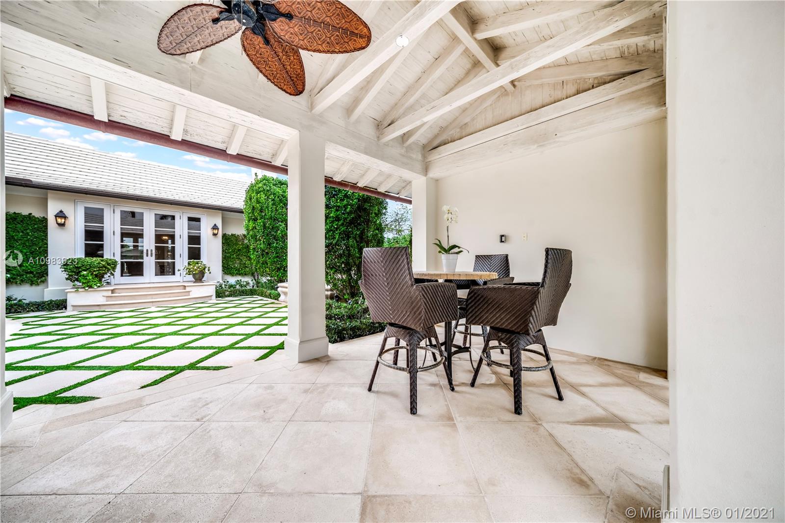 MC LOUTH - Residential