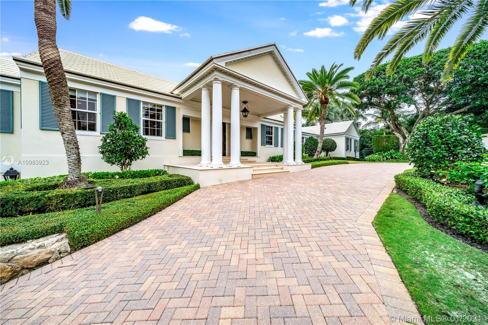 MC LOUTH - Residential